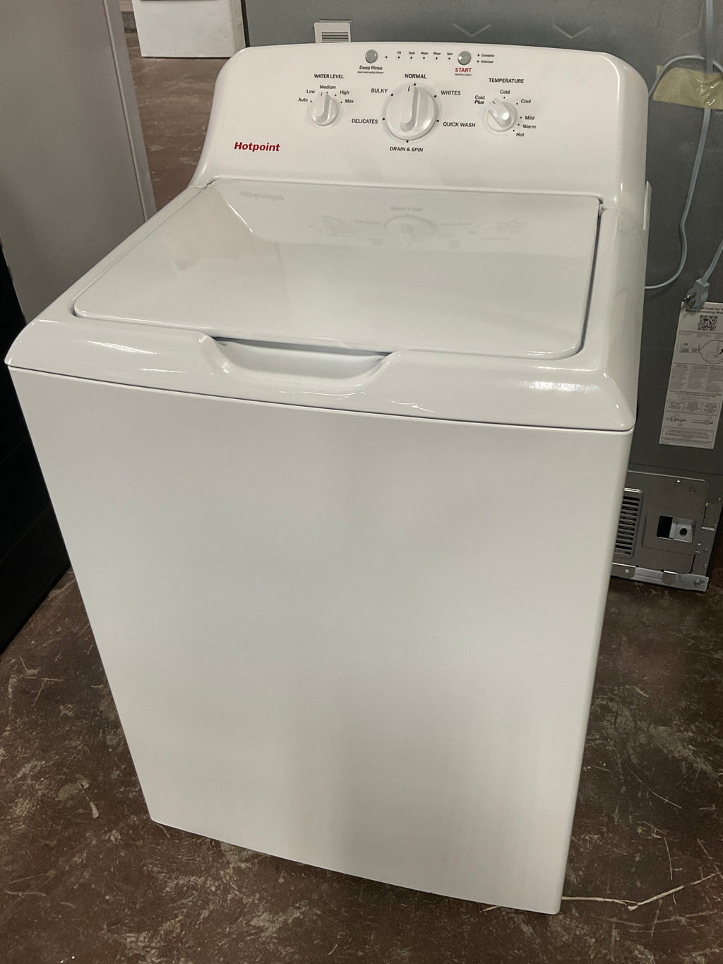 Hotpoint® 4.0 cu. ft. Capacity Washer with Stainless Steel Basket,Cold Plus and Water Level Control
