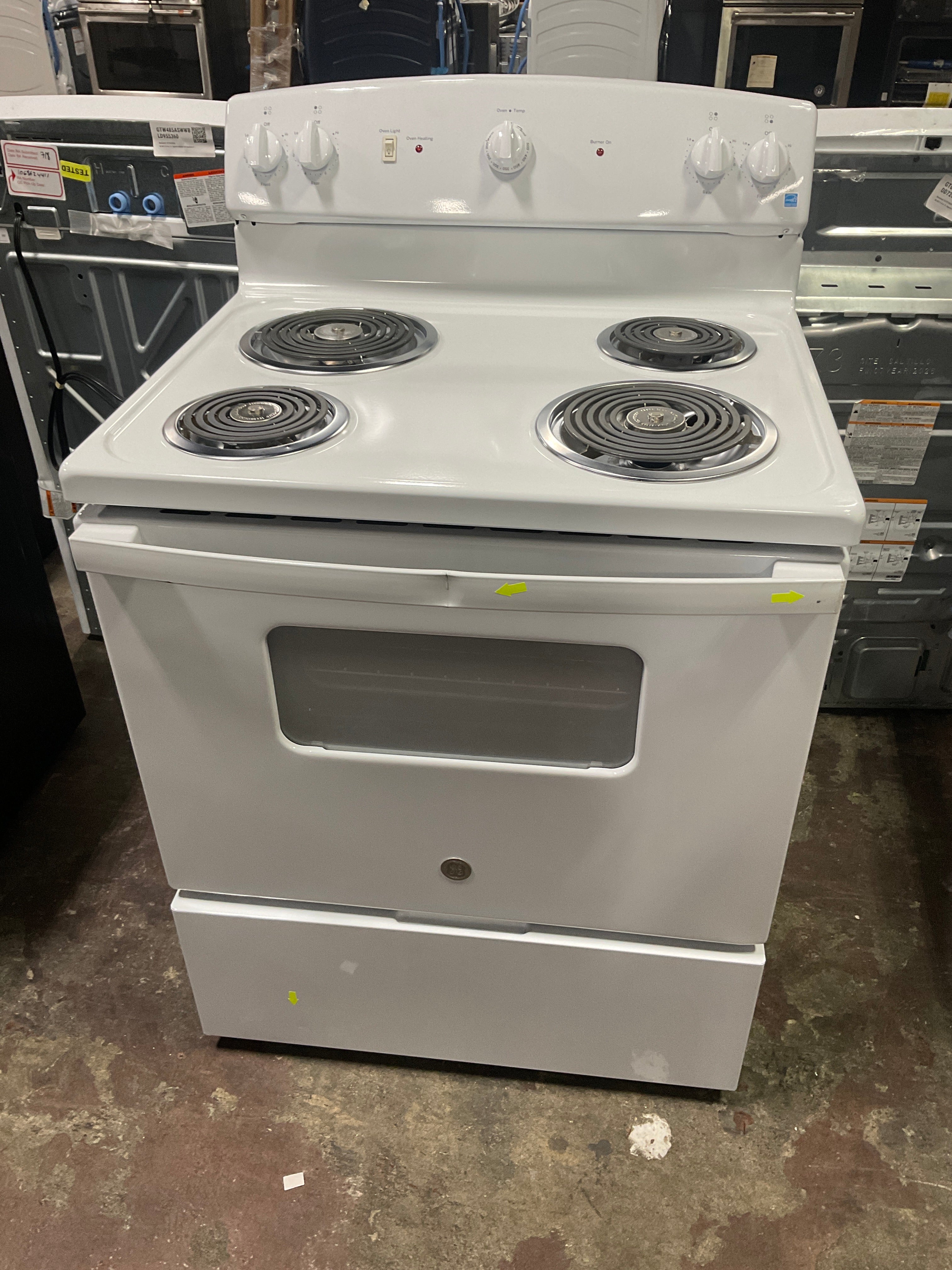 GE® ENERGY STAR® 30" Free-Standing Electric Range