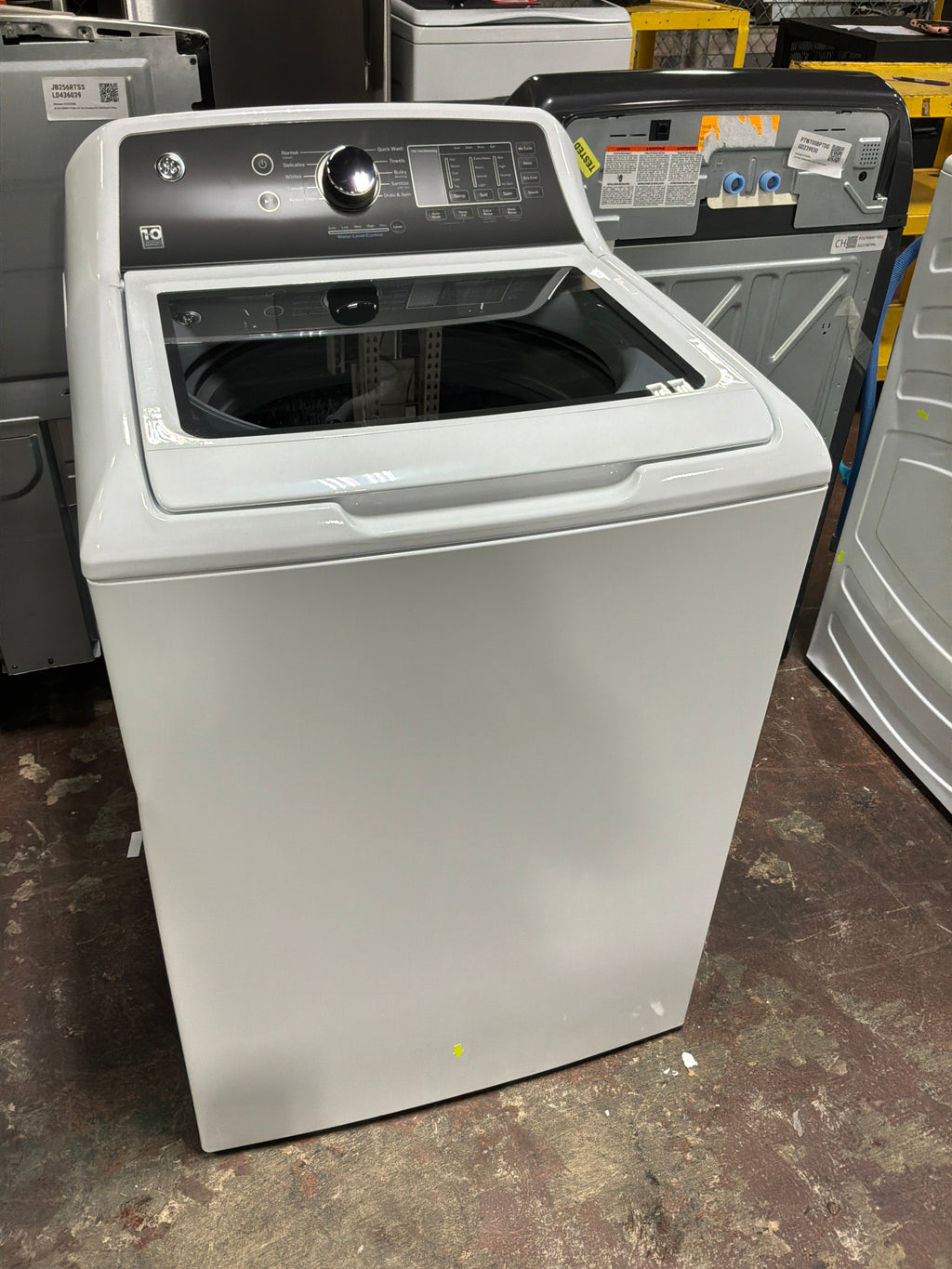 GE GE® 4.5 cu. ft. Capacity Washer with Water Level Control