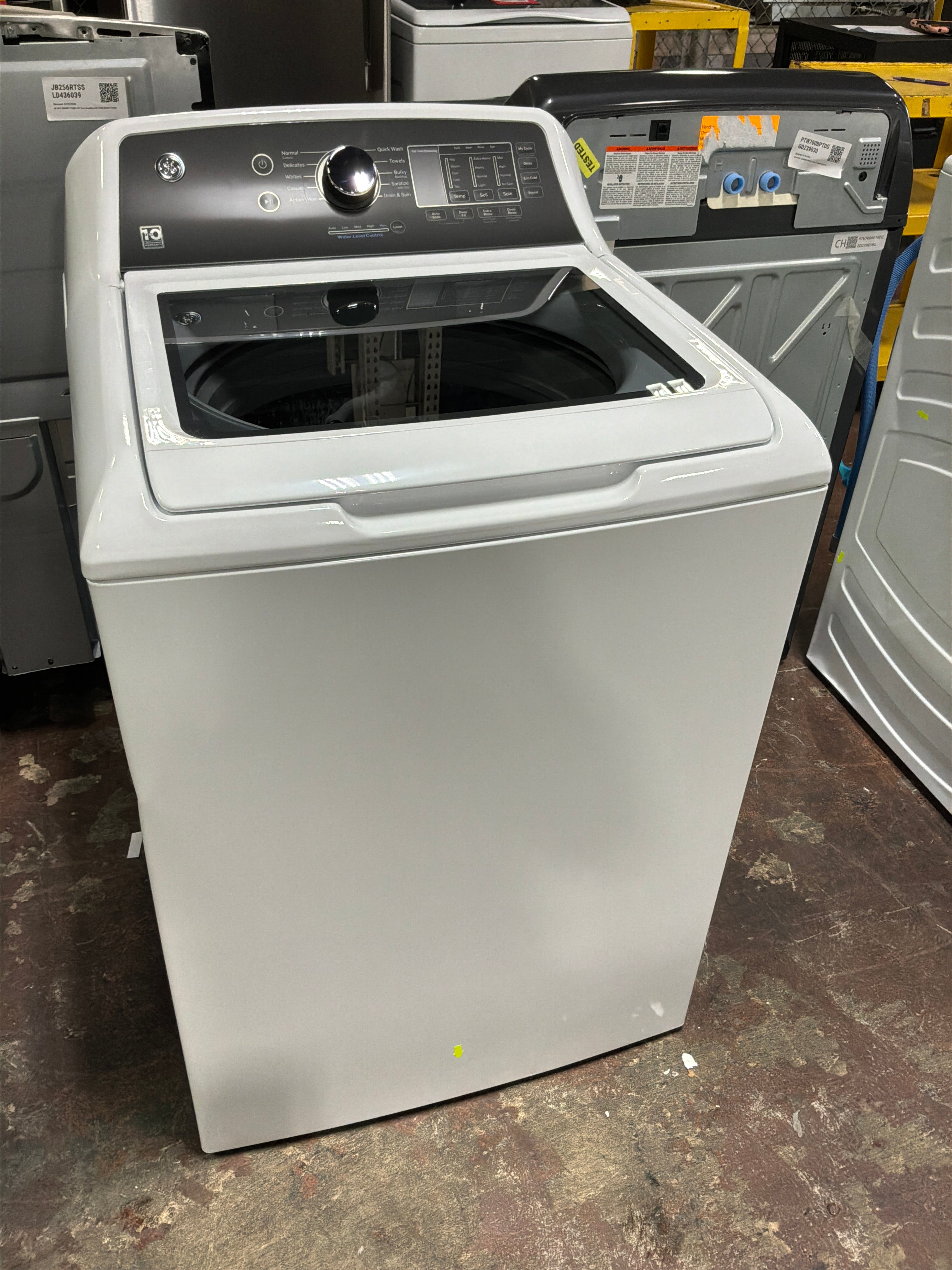 GE GE® 4.5 cu. ft. Capacity Washer with Water Level Control