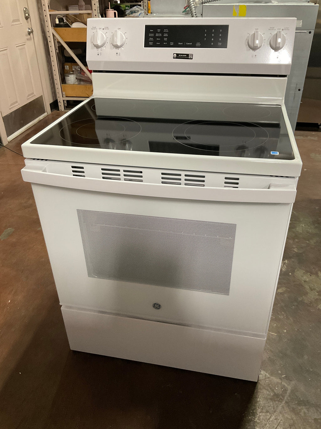 GE® ENERGY STAR® 30" Free-Standing Electric Convection Range with No Preheat Air Fry and EasyWash™ Oven Tray