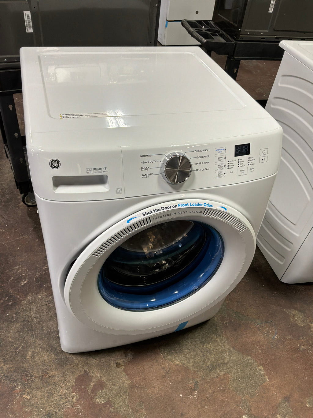 GE GE® ENERGY STAR® 4.6 cu. ft. Capacity Smart Front Load Washer with UltraFresh Vent System with OdorBlock™
