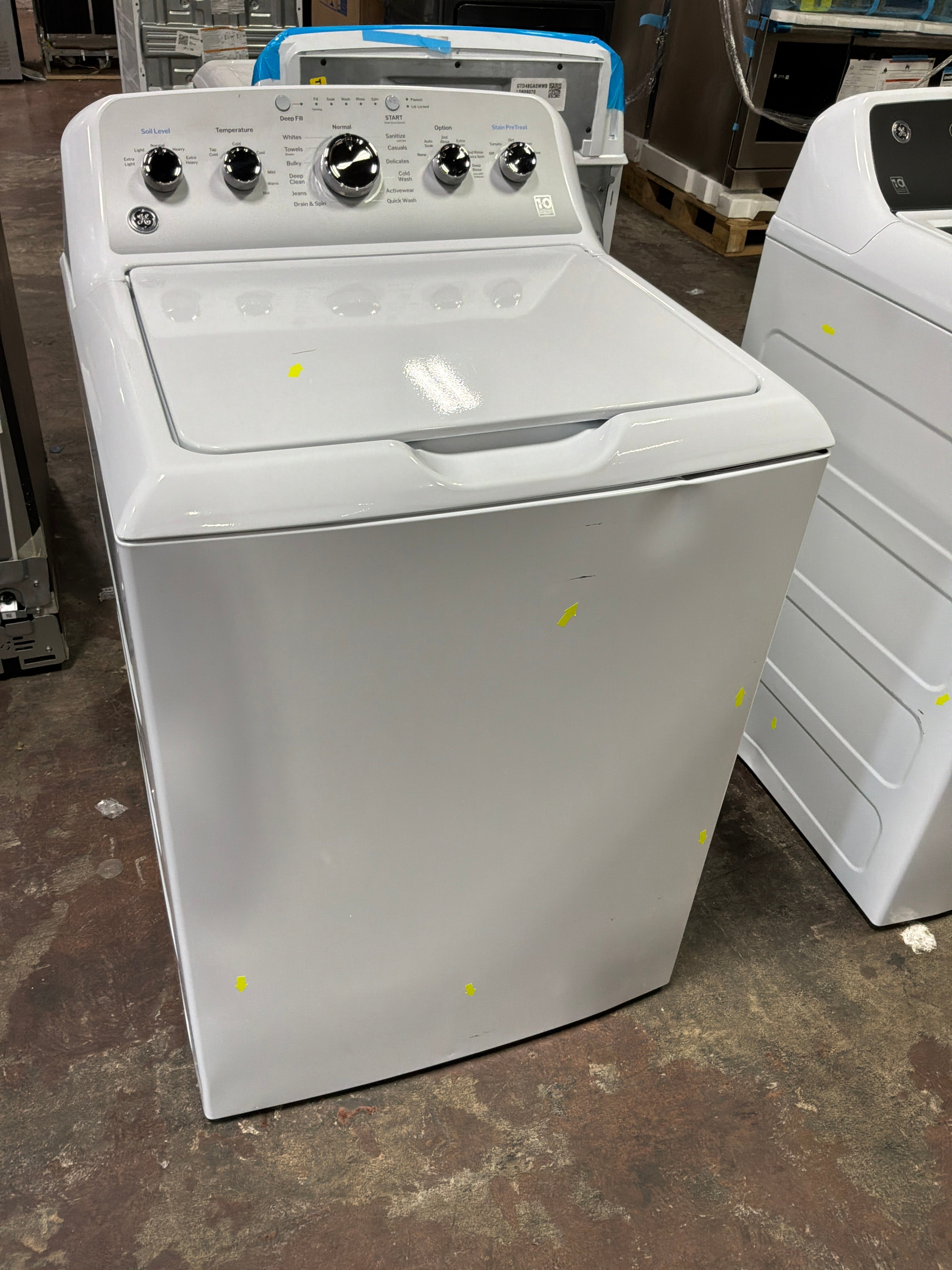 GE GE® ENERGY STAR® 4.6 cu. ft. Capacity Washer with Stainless Steel Basket and Stain PreTreat