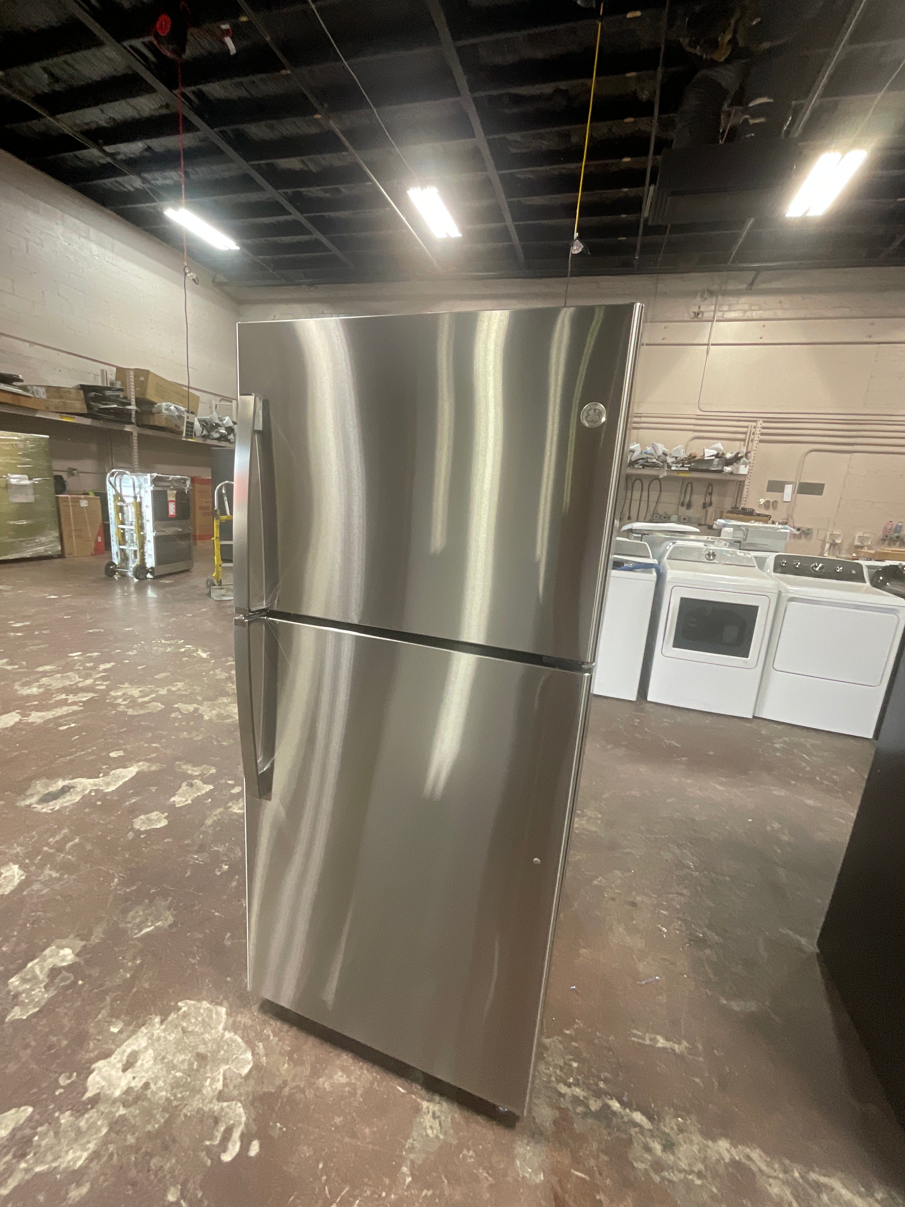GE GE® ENERGY STAR® 19.2 Cu. Ft. Top-Freezer Refrigerator