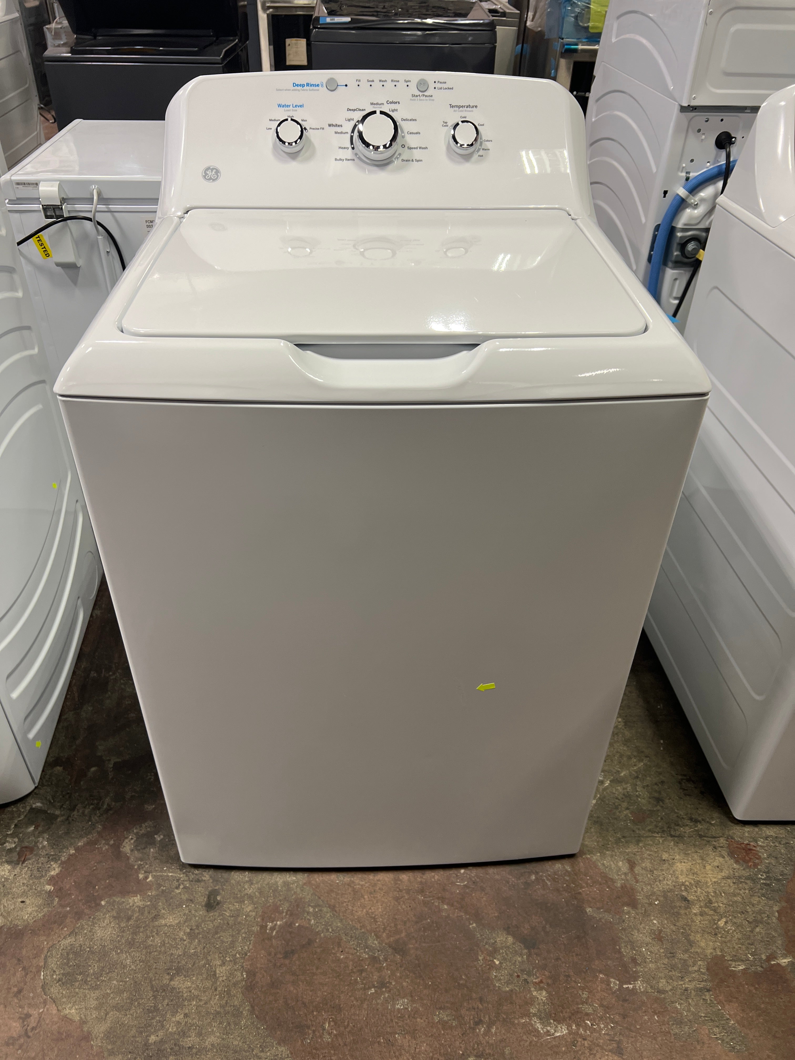 GE GE® 4.0 cu. ft. Capacity Washer with Stainless Steel Basket and Water Level Control