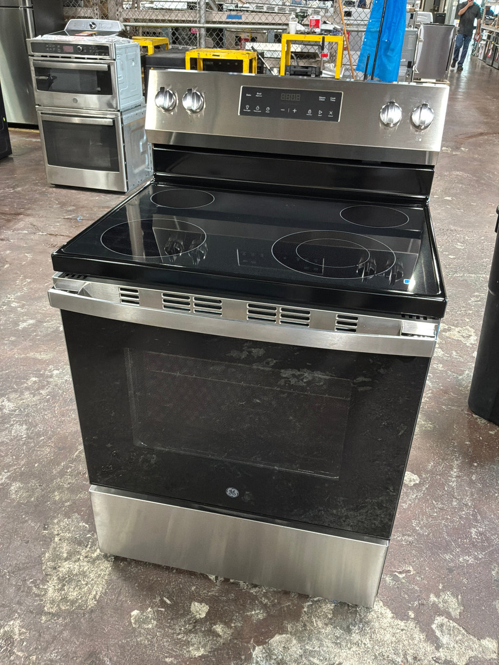 GE GE® ENERGY STAR® 30" Free-Standing Electric Range