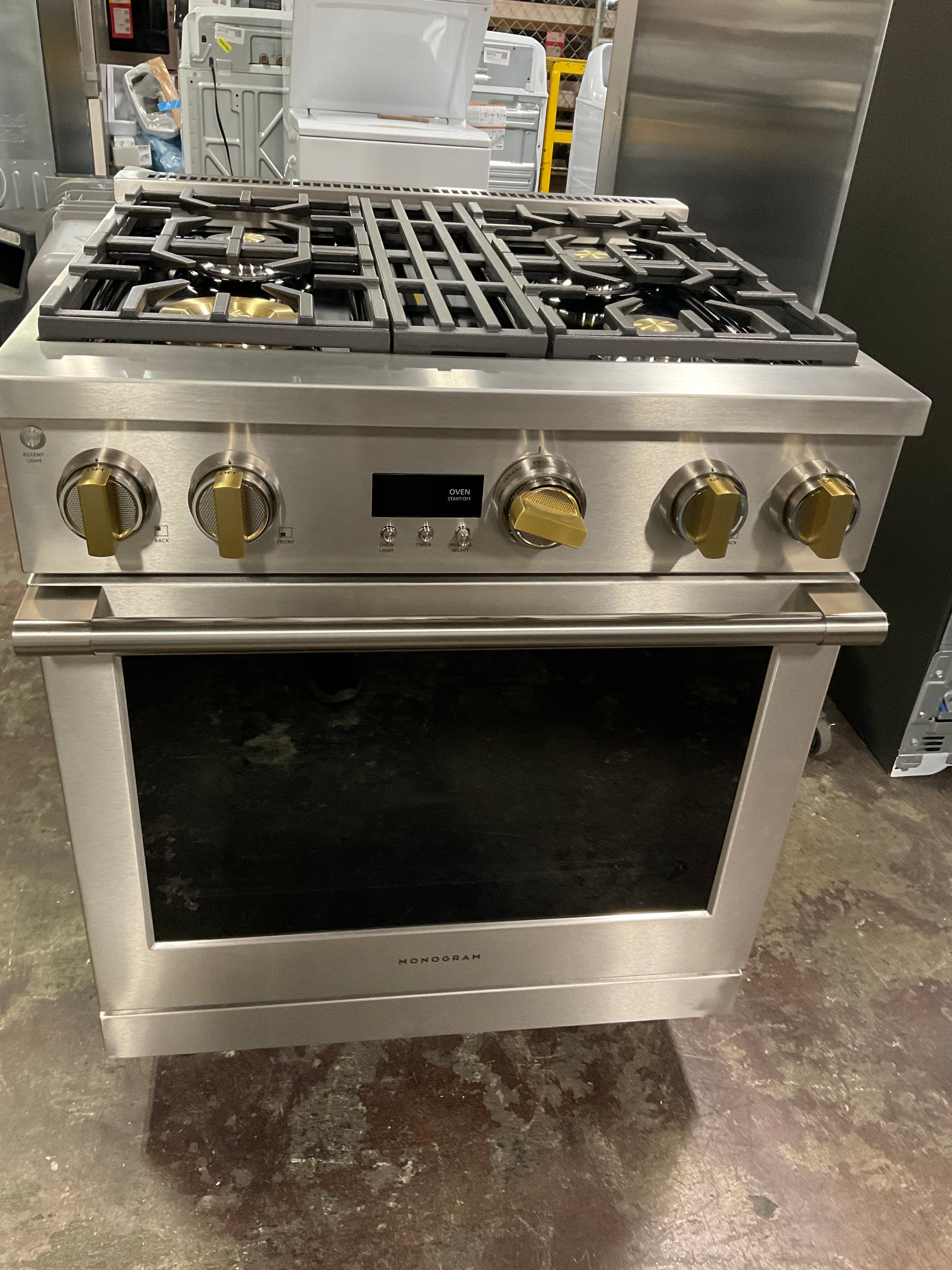 Monogram 30" Dual-Fuel Professional Range with 4 Burners