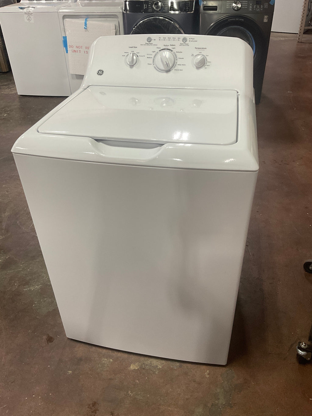 GE® 4.0 cu. ft. Capacity Washer with Stainless Steel Basket and Water Level Control