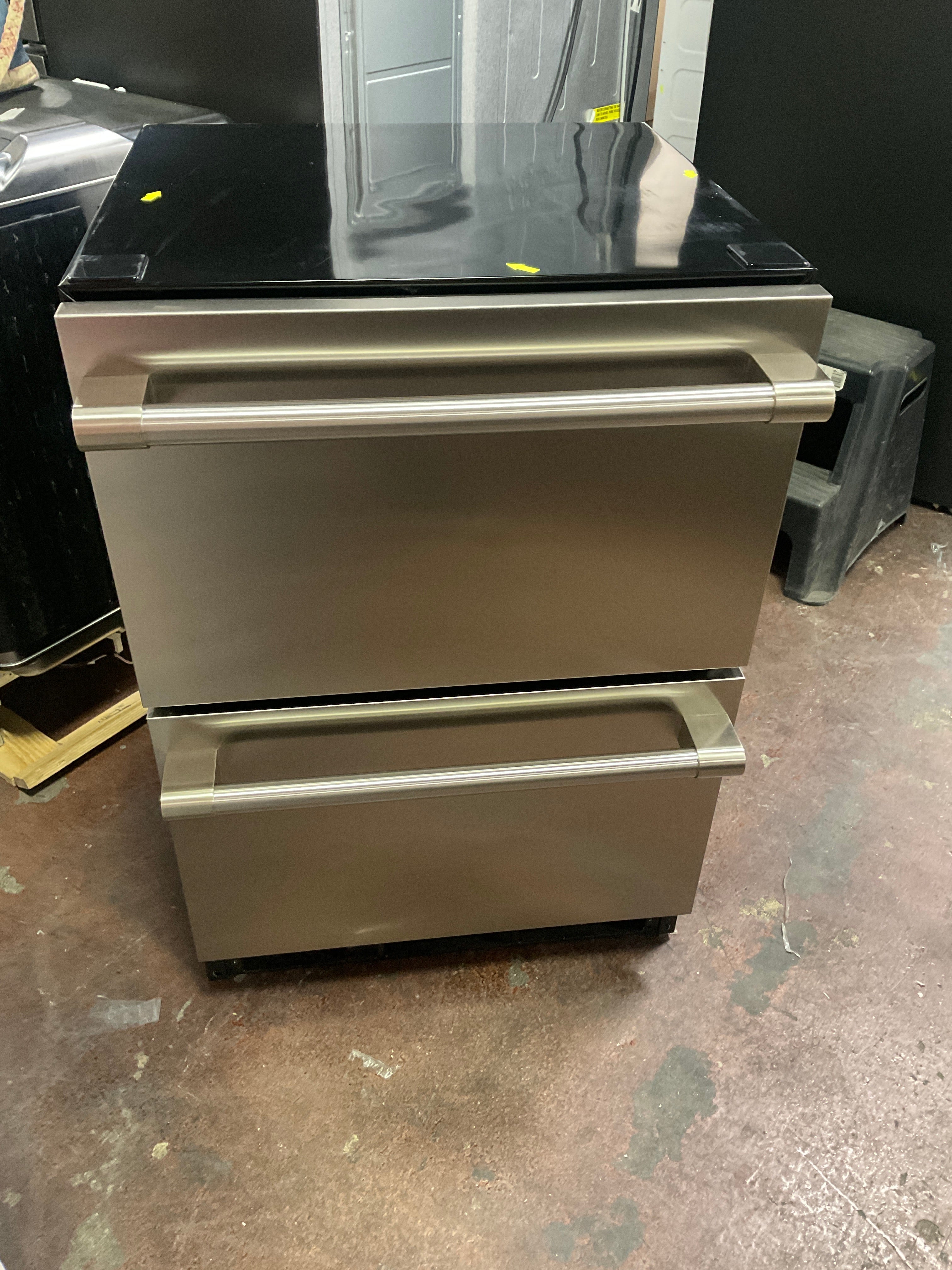 Monogram 24" Double-Drawer Refrigerator