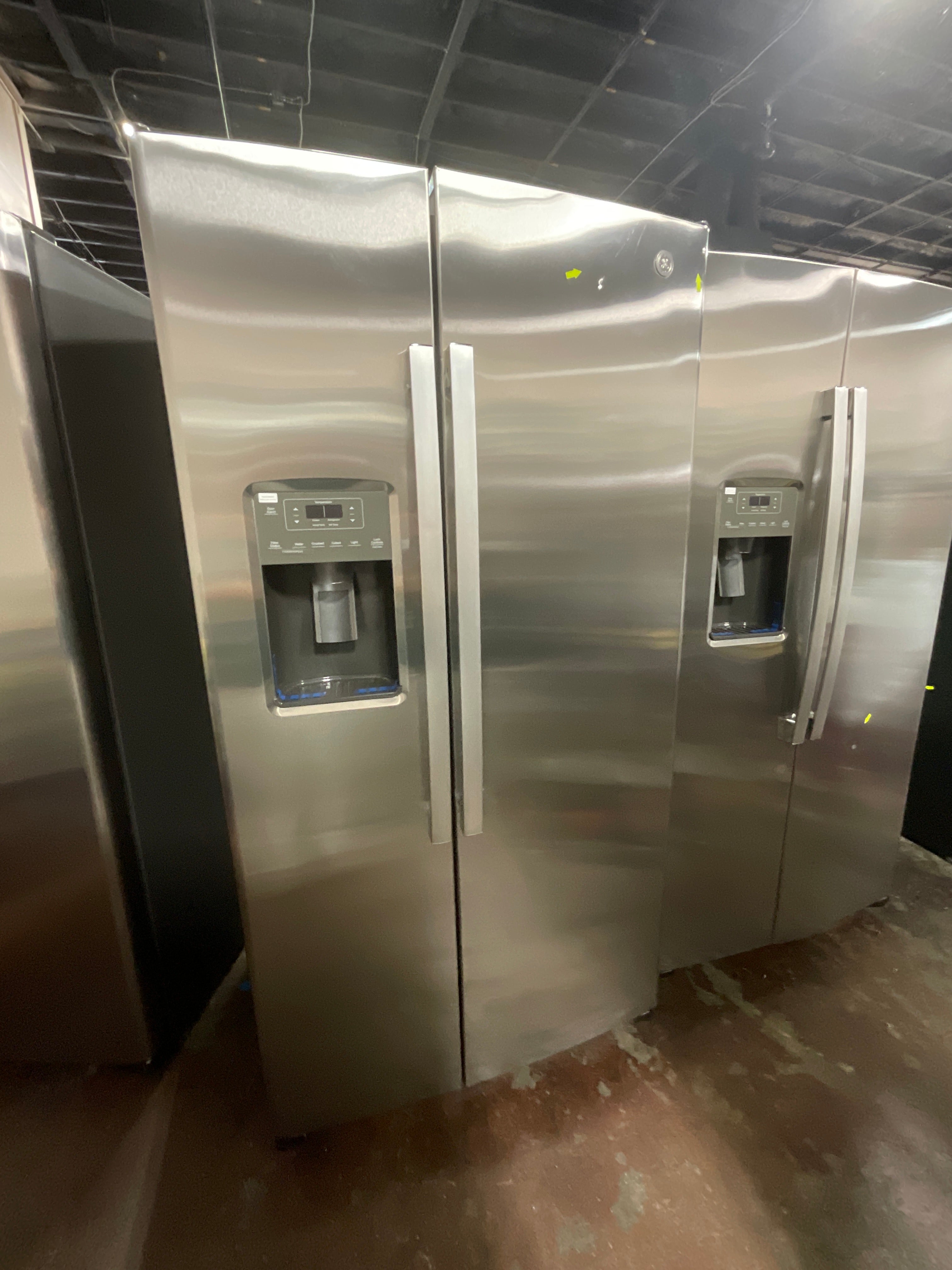 GE 25.3 Cu. Ft. Side-By-Side Refrigerator