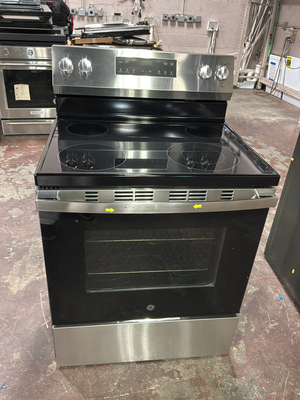 GE GE® ENERGY STAR® 30" Free-Standing Electric Range