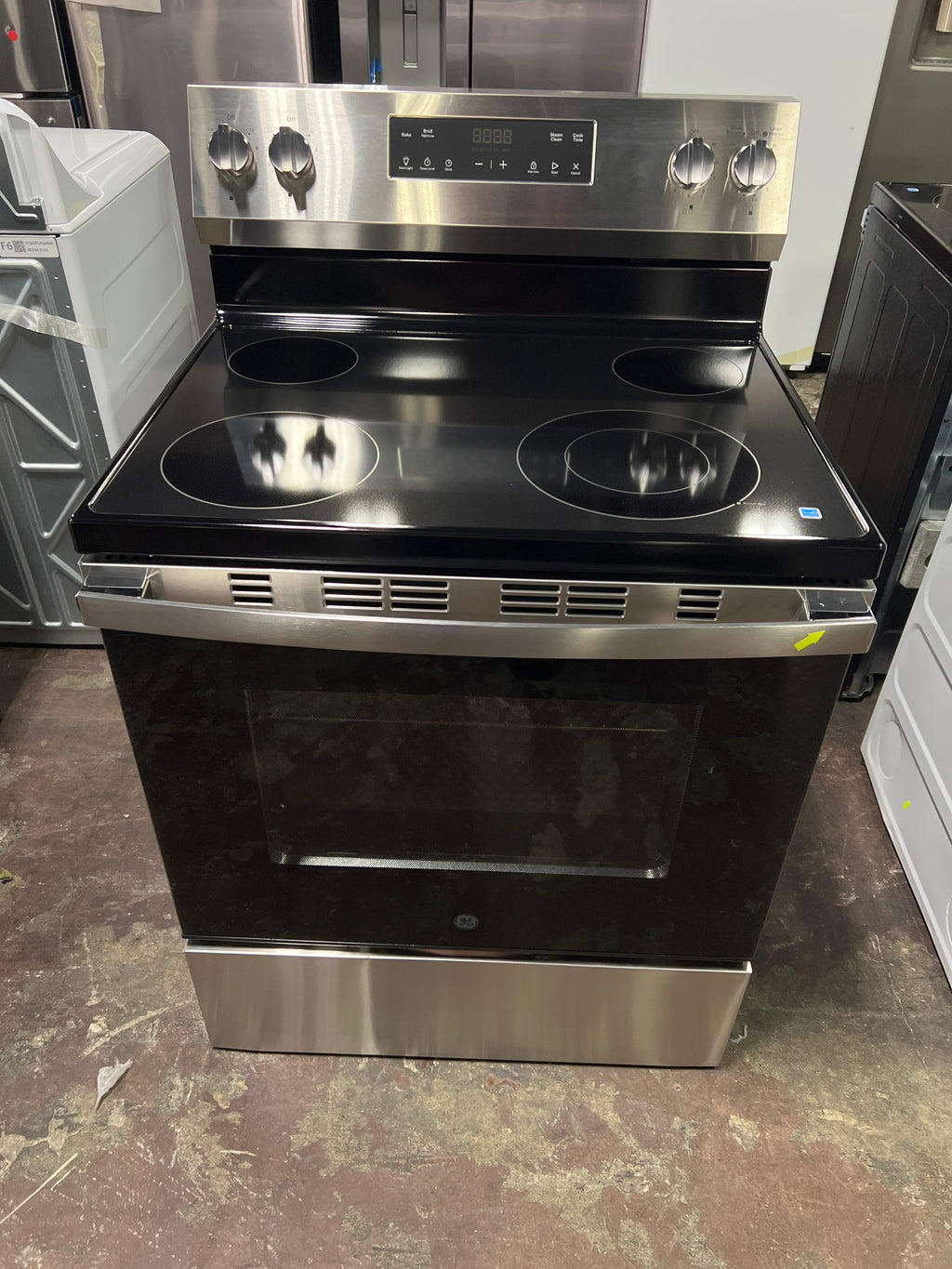 GE GE® ENERGY STAR® 30" Free-Standing Electric Range
