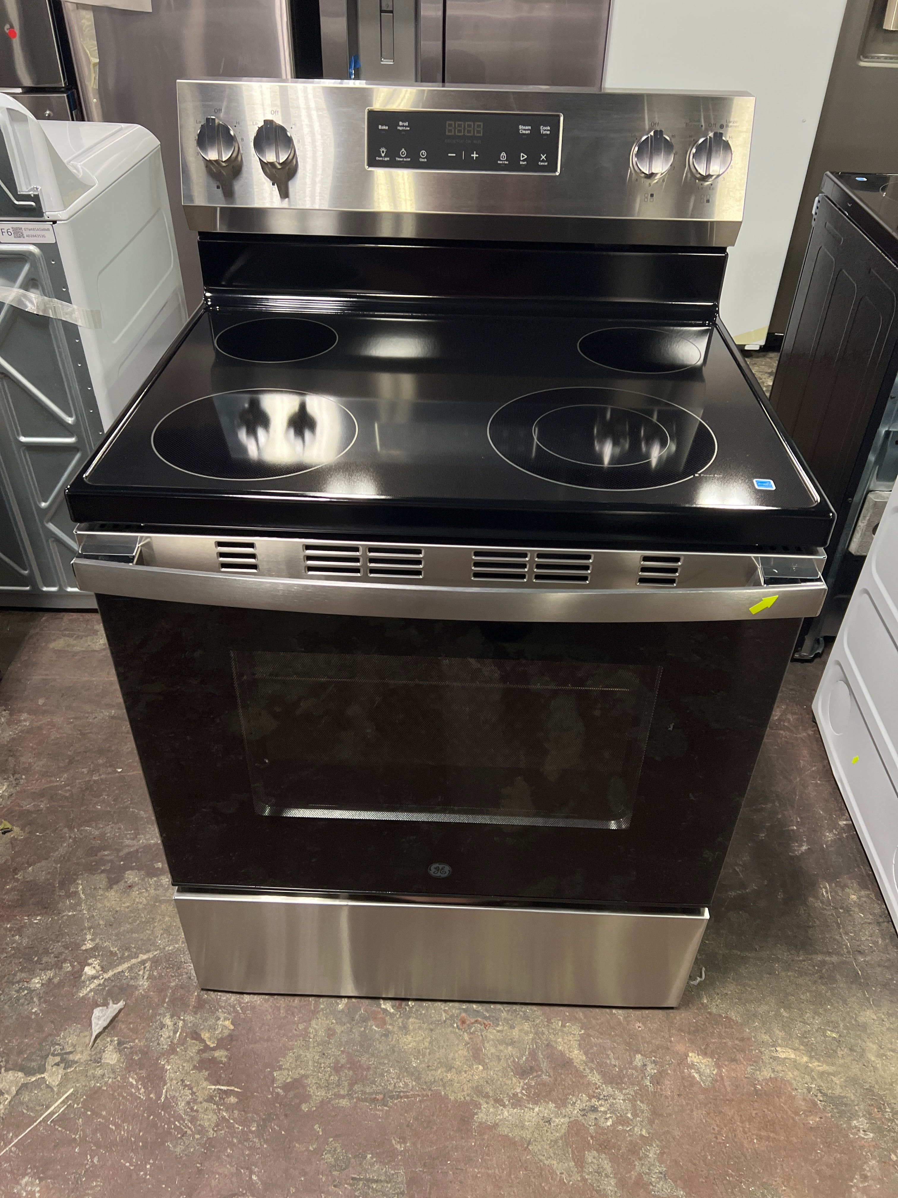 GE GE® ENERGY STAR® 30" Free-Standing Electric Range