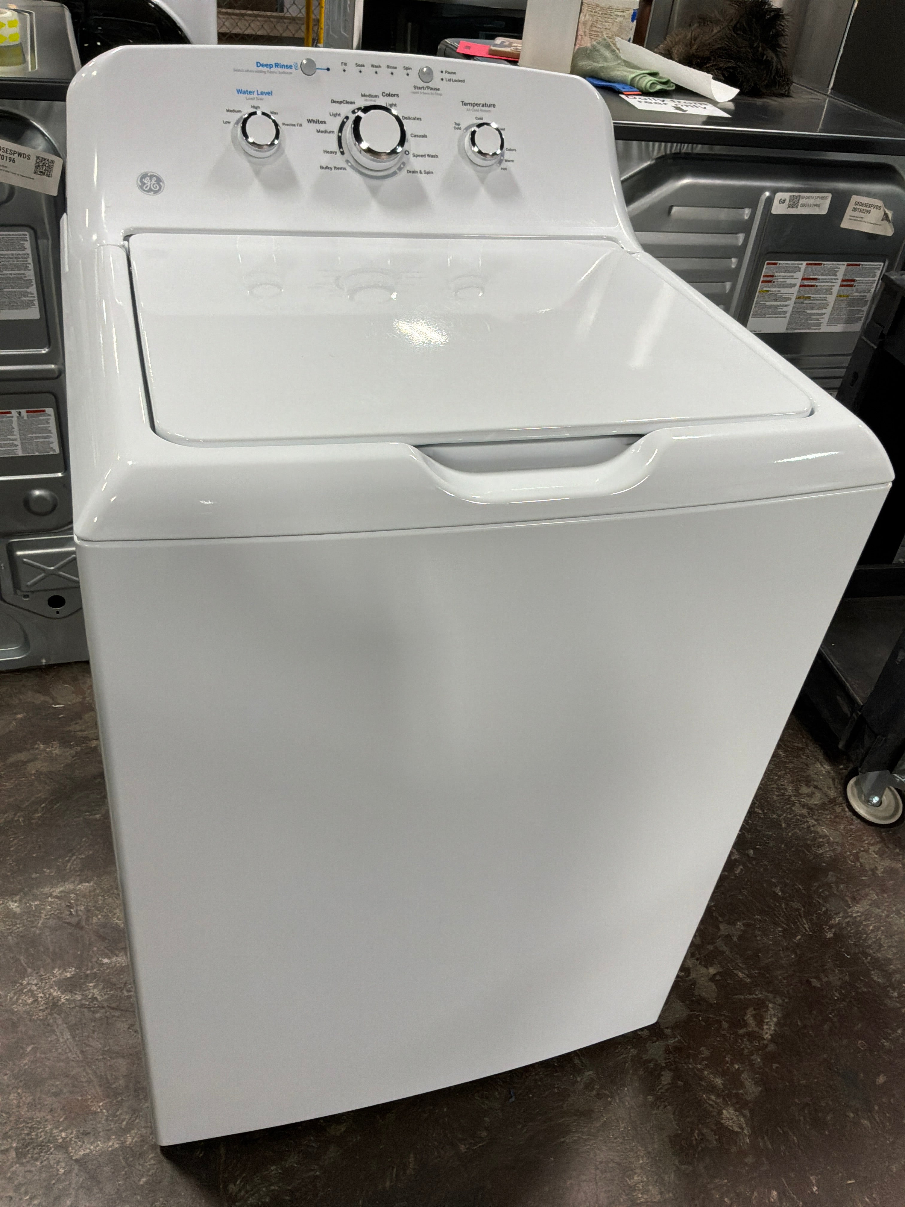 GE GE® 4.0 cu. ft. Capacity Washer with Stainless Steel Basket and Water Level Control