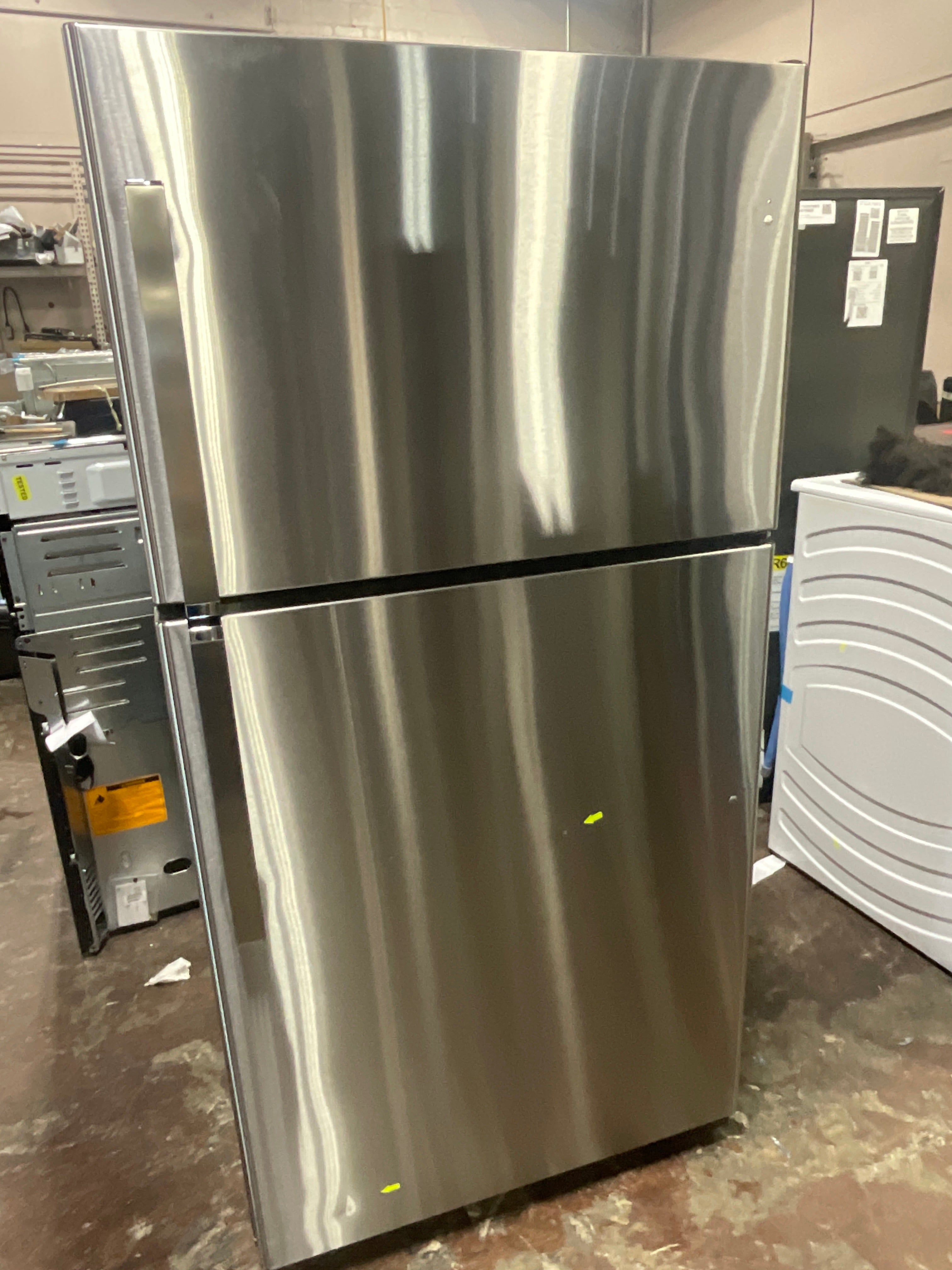 GE GE® ENERGY STAR® 21.9 Cu. Ft. Top-Freezer Refrigerator