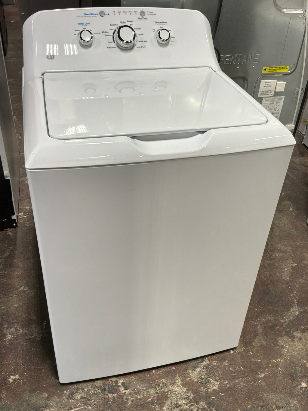 GE GE® 4.0 cu. ft. Capacity Washer with Stainless Steel Basket and Water Level Control
