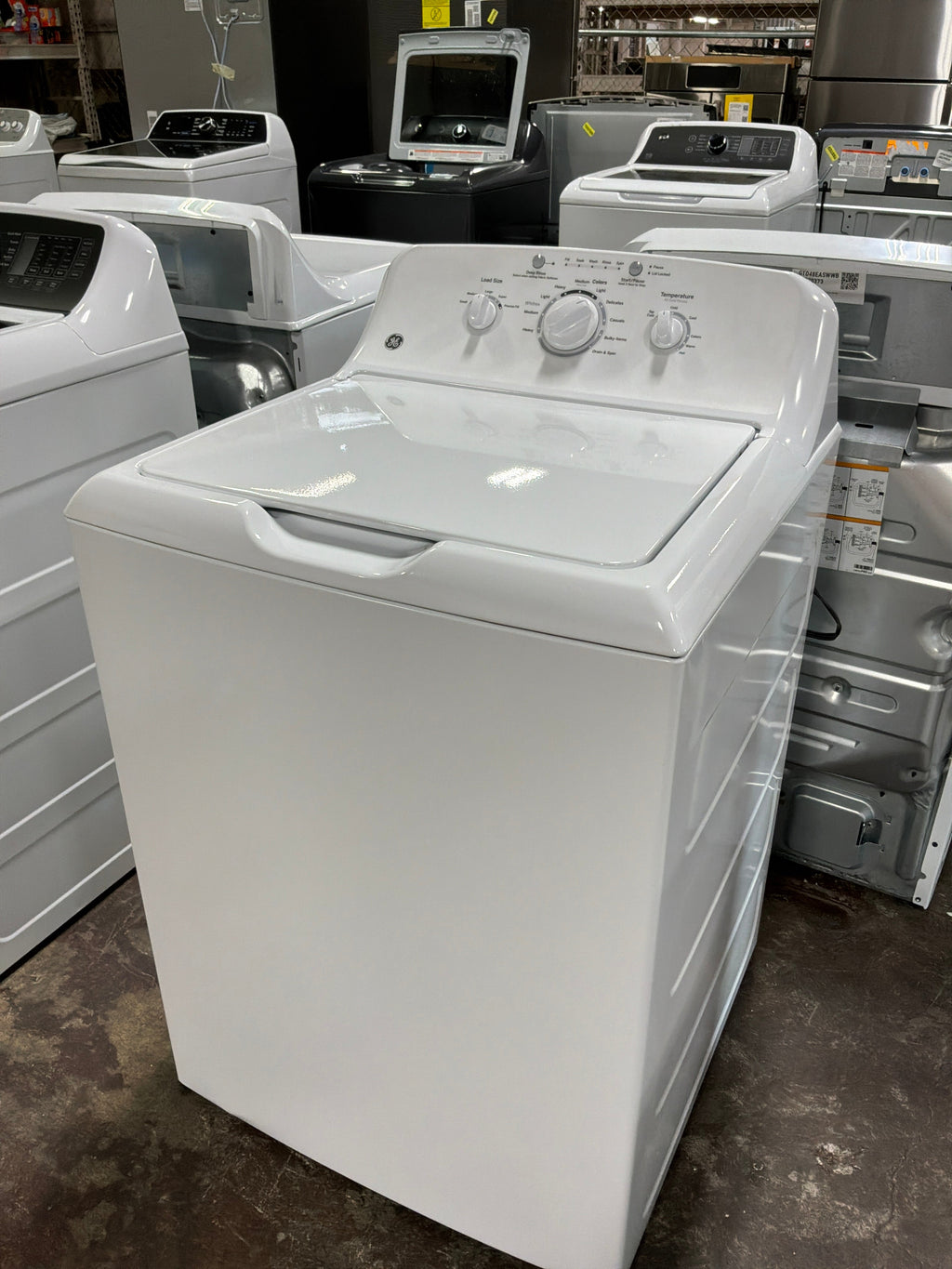 GE® 4.0 cu. ft. Capacity Washer with Stainless Steel Basket and Water Level Control