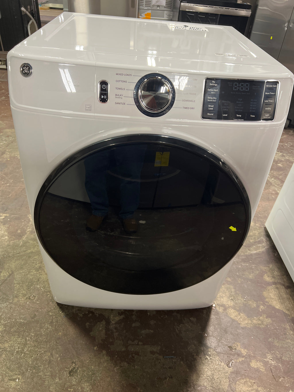 GE GE® ENERGY STAR® 7.8 cu. ft. Capacity Smart Front Load Electric Dryer with Sanitize Cycle