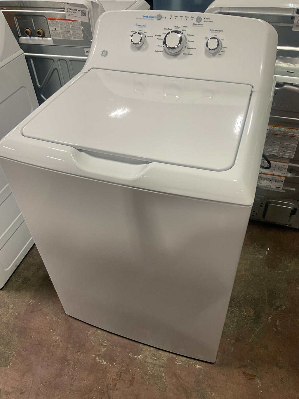 GE GE® 4.0 cu. ft. Capacity Washer with Stainless Steel Basket and Water Level Control