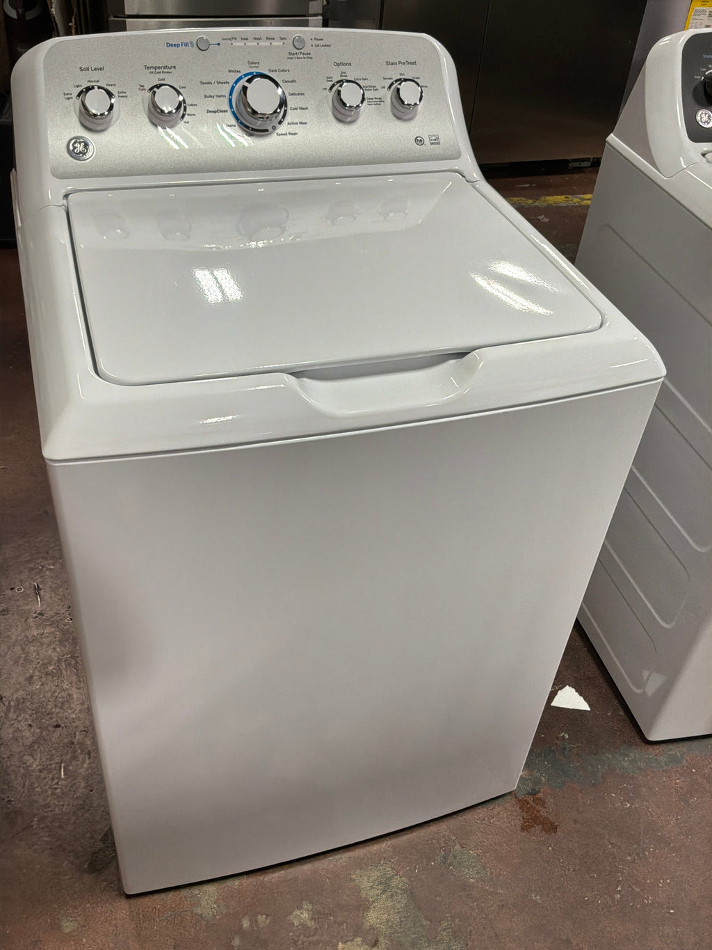 GE GE® ENERGY STAR® 4.4 cu. ft. stainless steel capacity washer