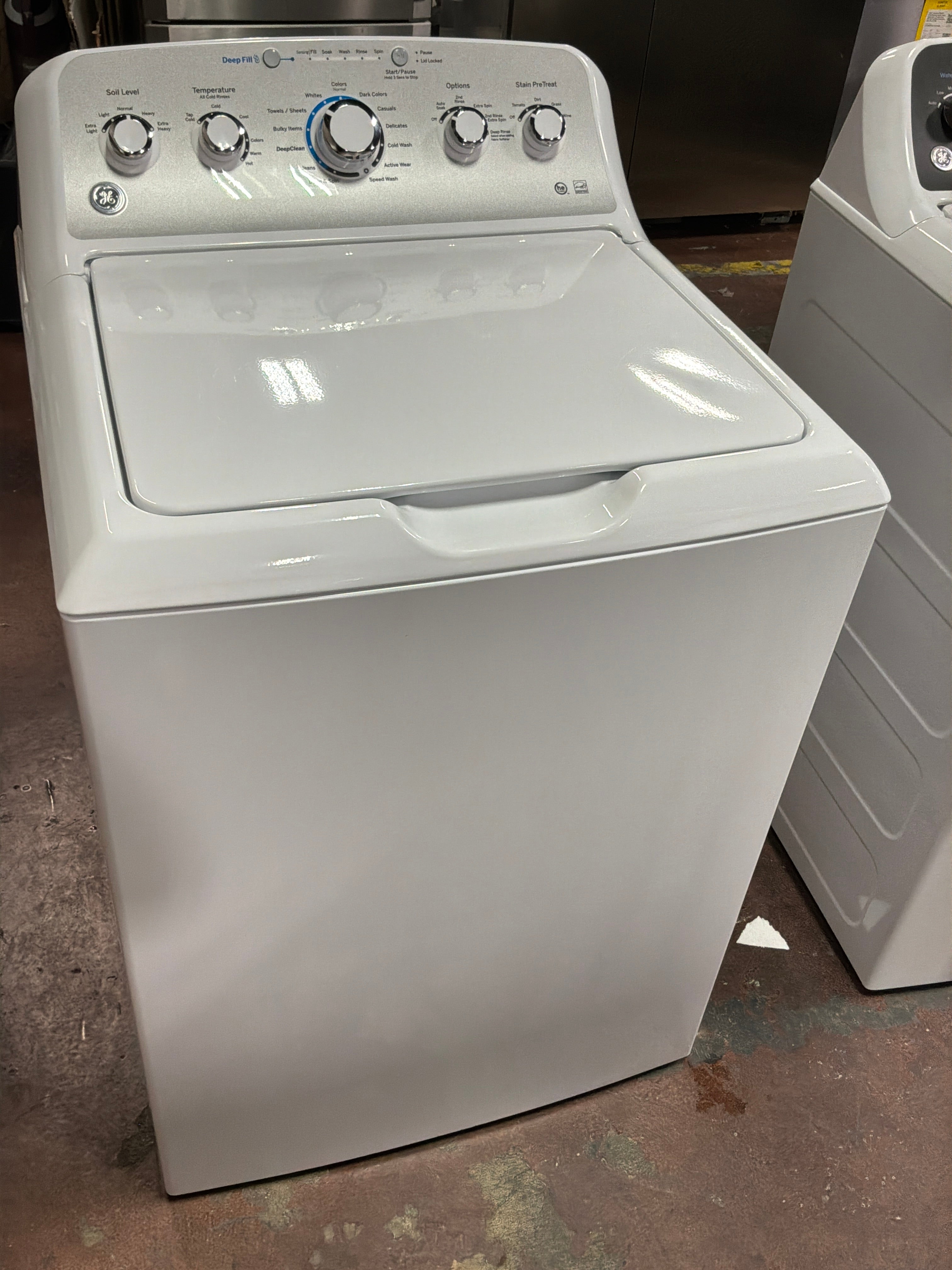 GE GE® ENERGY STAR® 4.4 cu. ft. stainless steel capacity washer