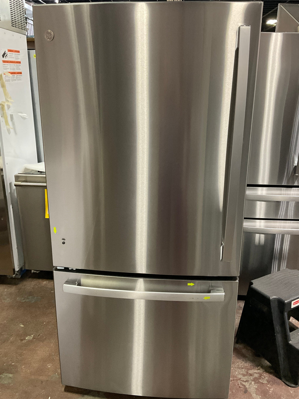 GE® ENERGY STAR® 24.8 Cu. Ft. Bottom-Freezer Drawer Refrigerator