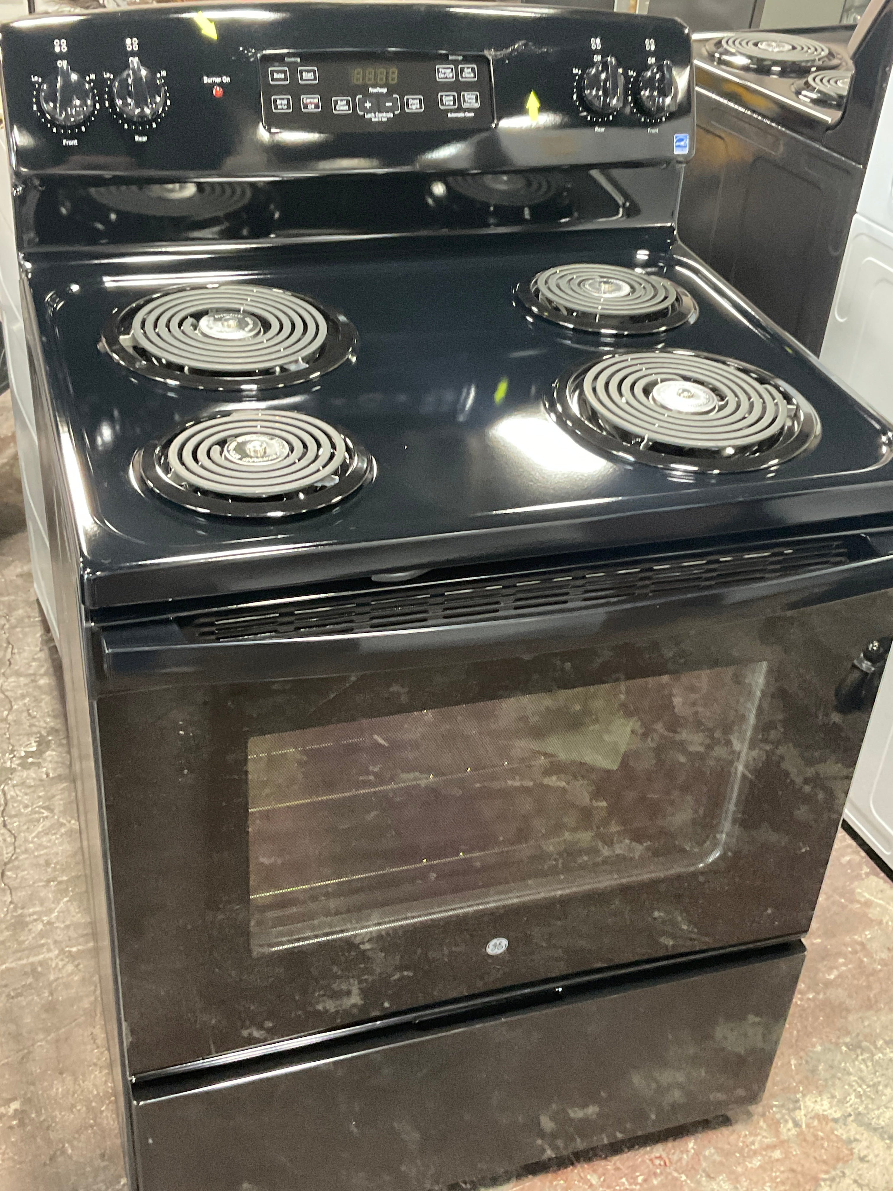 GE GE® ENERGY STAR® 30" Free-Standing Self-Clean Electric Range
