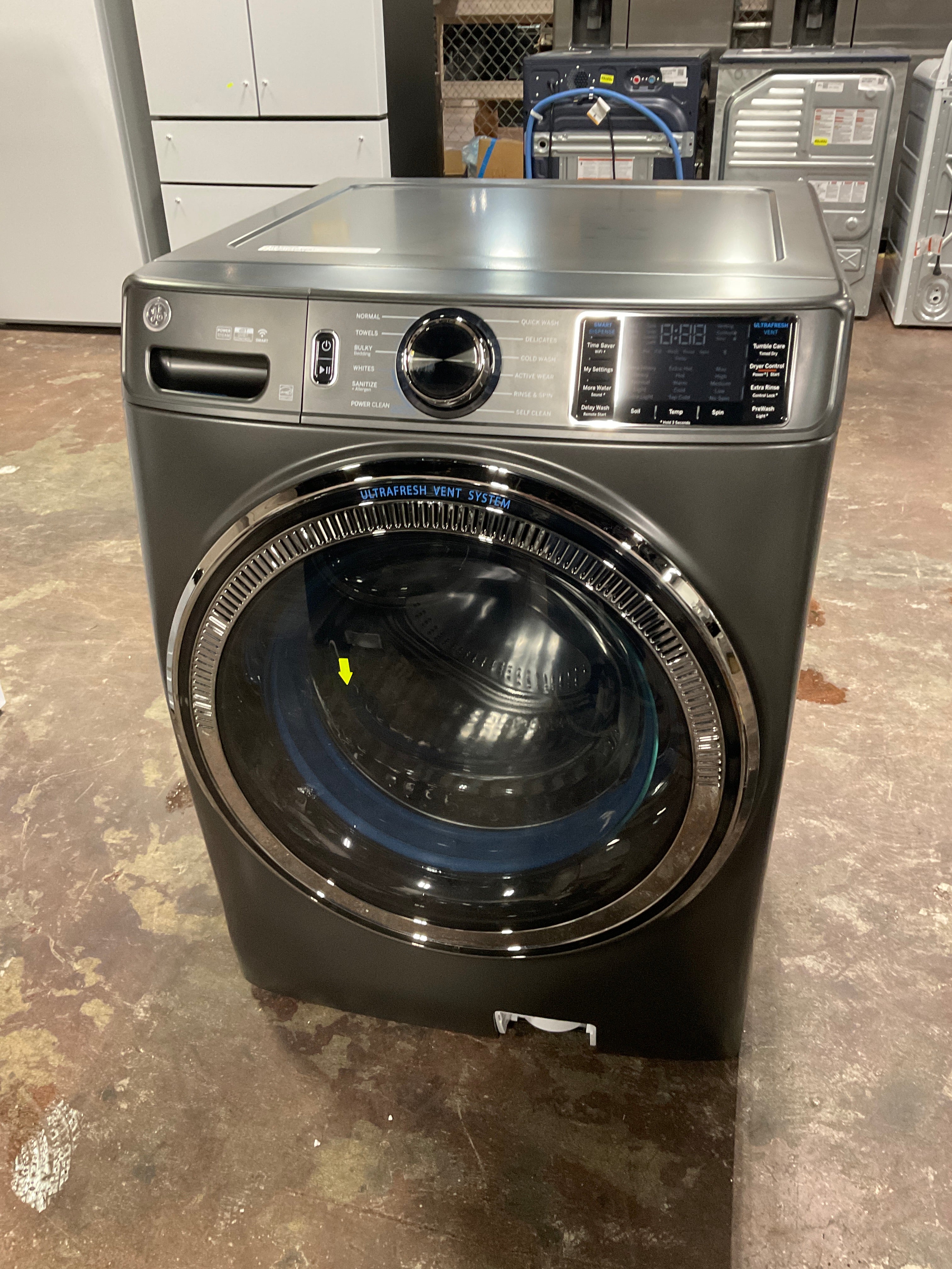 GE® ENERGY STAR® 5.0 cu. ft. Capacity Smart Front Load Steam Washer with SmartDispense™ UltraFresh Vent System with OdorBlock™ and Steam