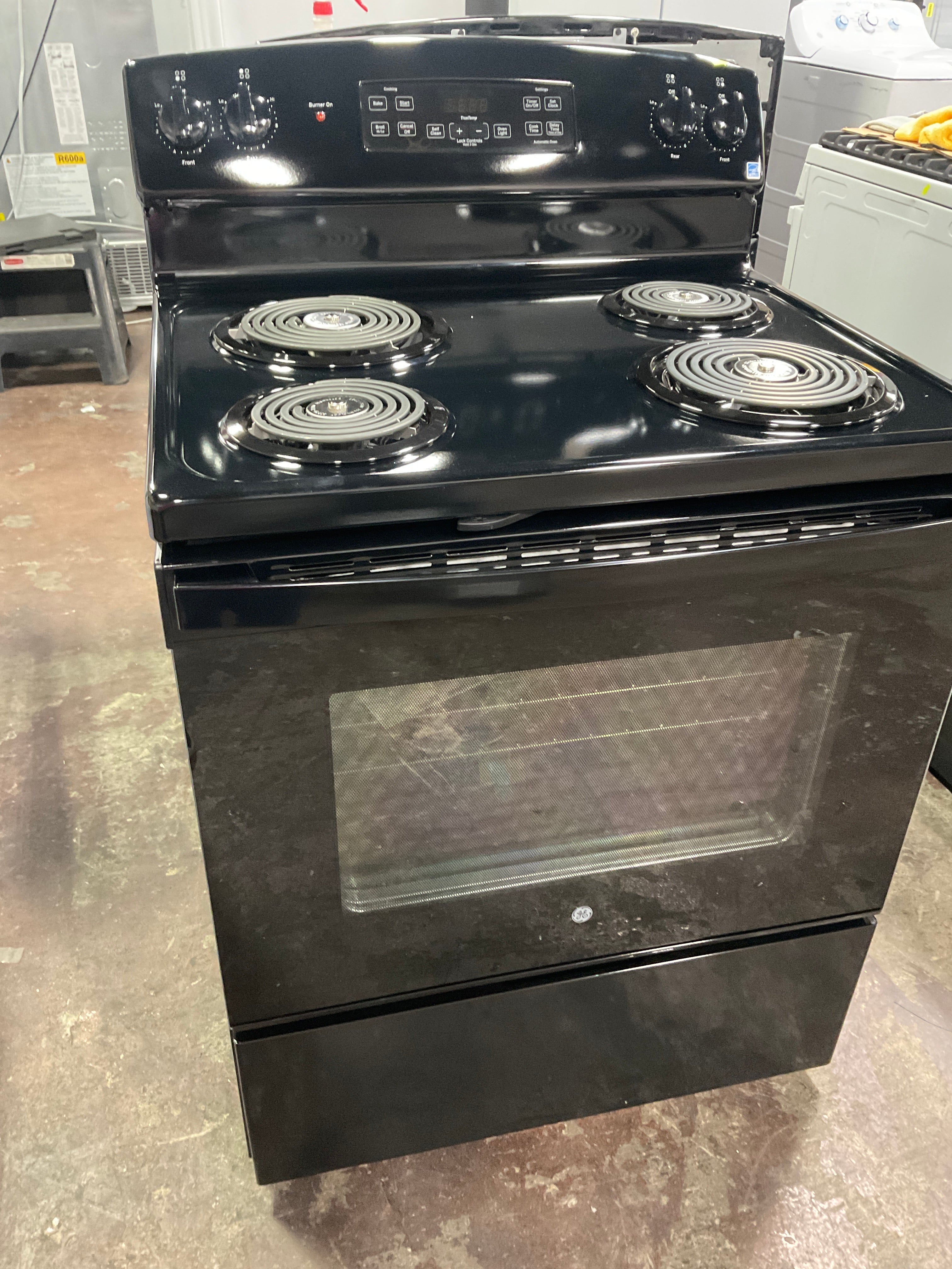 GE GE® ENERGY STAR® 30" Free-Standing Self-Clean Electric Range