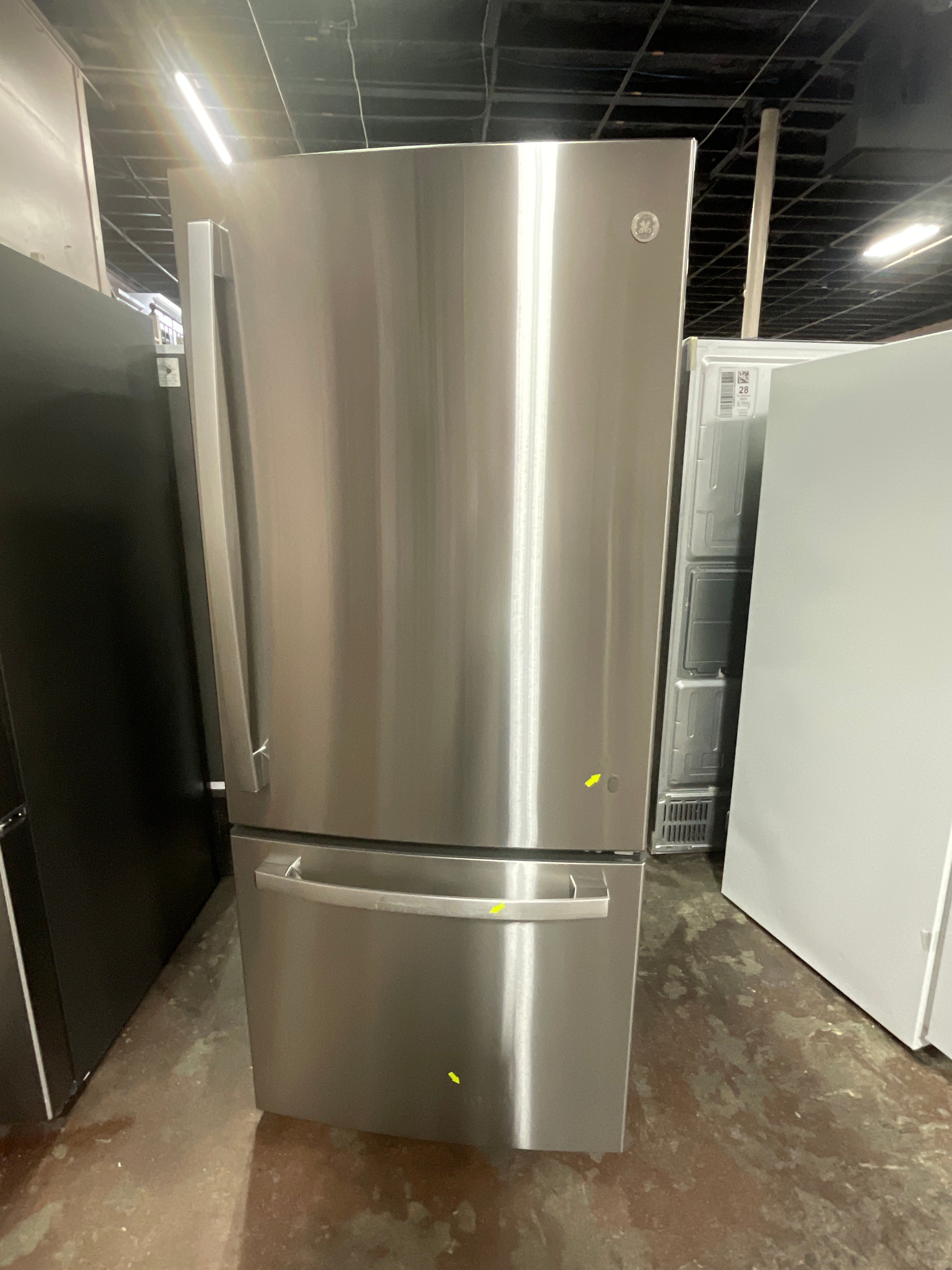 GE® ENERGY STAR® 21.0 Cu. Ft. Bottom-Freezer Refrigerator