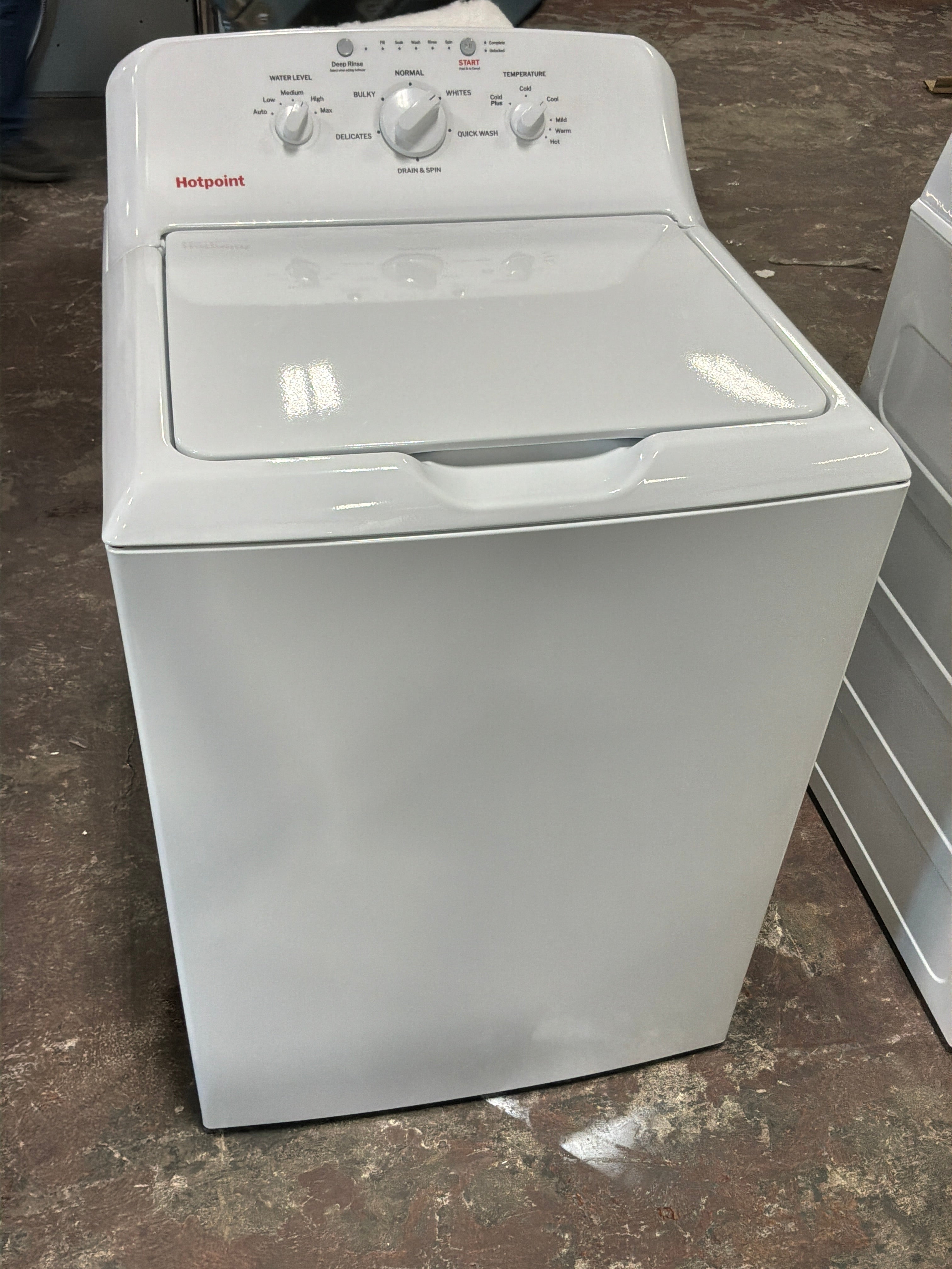 Hotpoint® 4.0 cu. ft. Capacity Washer with Stainless Steel Basket,Cold Plus and Water Level Control
