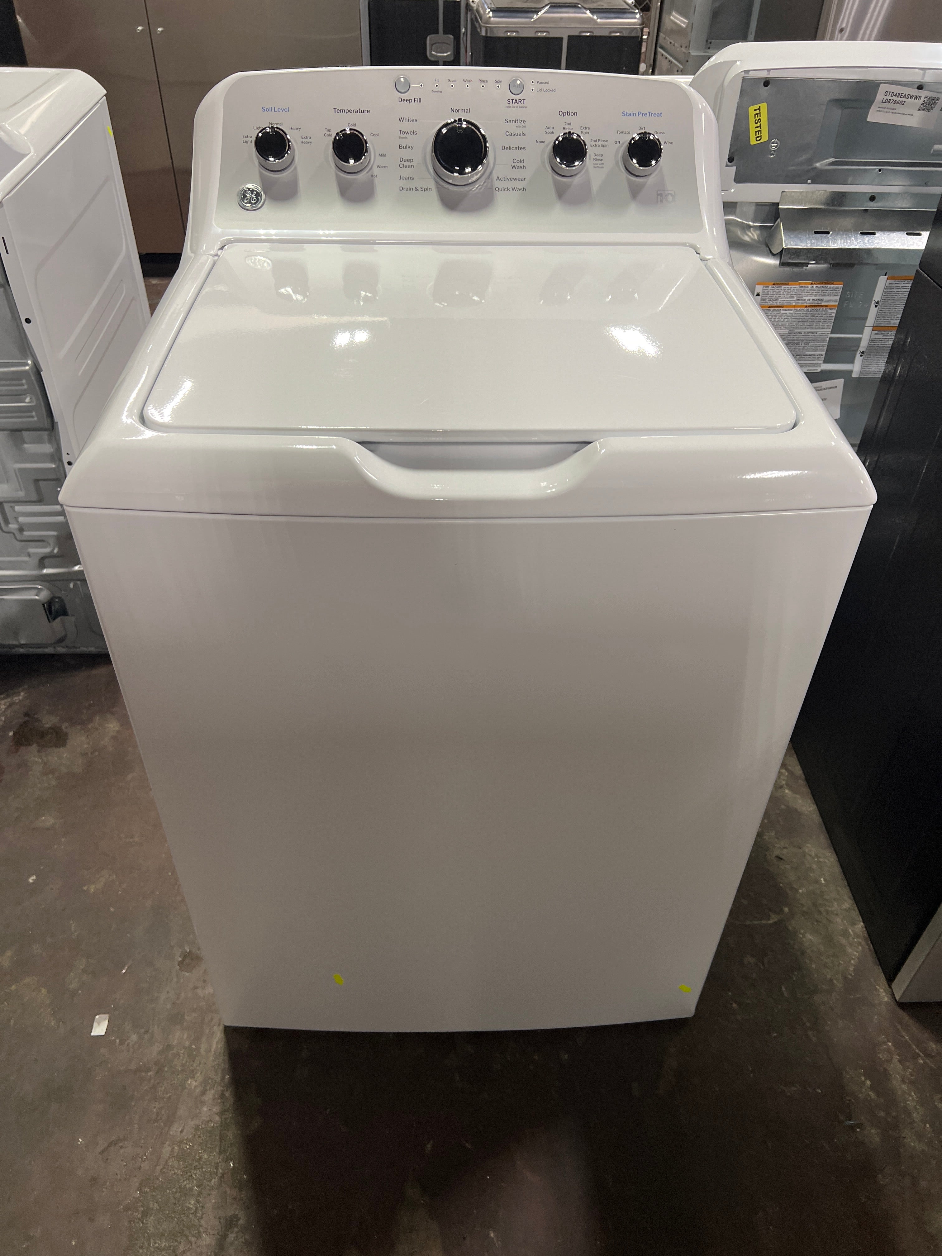 GE GE® ENERGY STAR® 4.6 cu. ft. Capacity Washer with Stainless Steel Basket and Stain PreTreat
