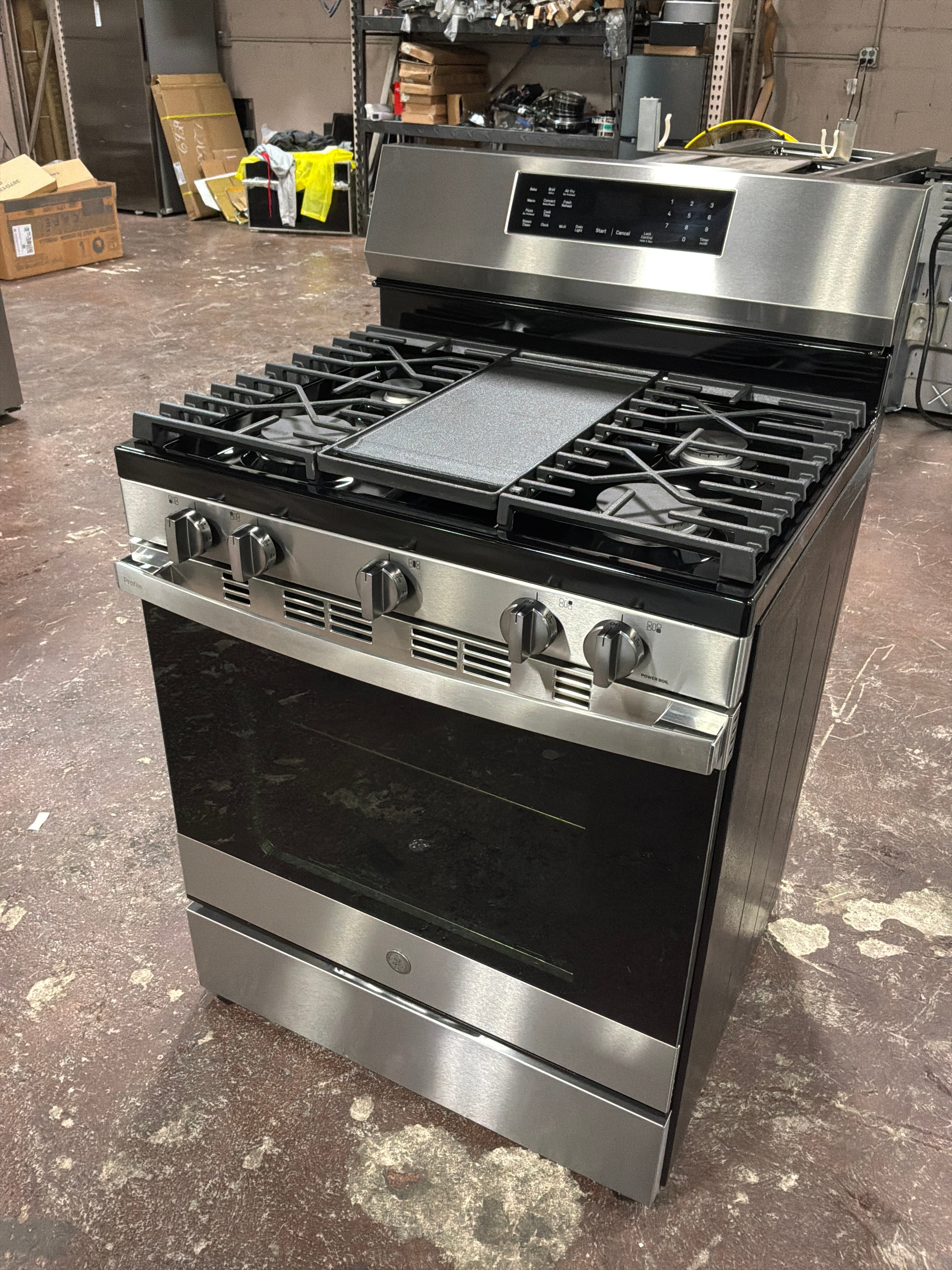 GE Profile™ 30” Smart Free-Standing Gas Convection Range with No Preheat Air Fry and EasyWash™ Oven Tray