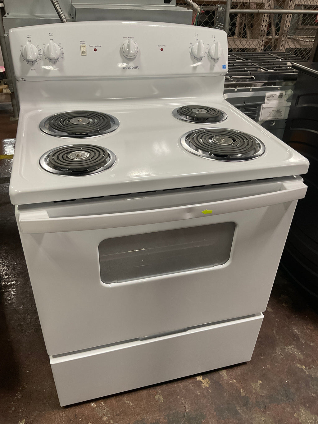 Hotpoint® ENERGY STAR® 30" Free-Standing Electric Range