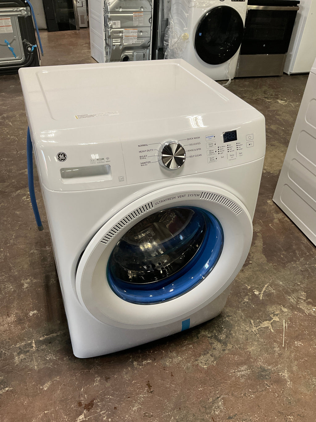 GE GE® ENERGY STAR® 4.6 cu. ft. Capacity Smart Front Load Washer with UltraFresh Vent System with OdorBlock™