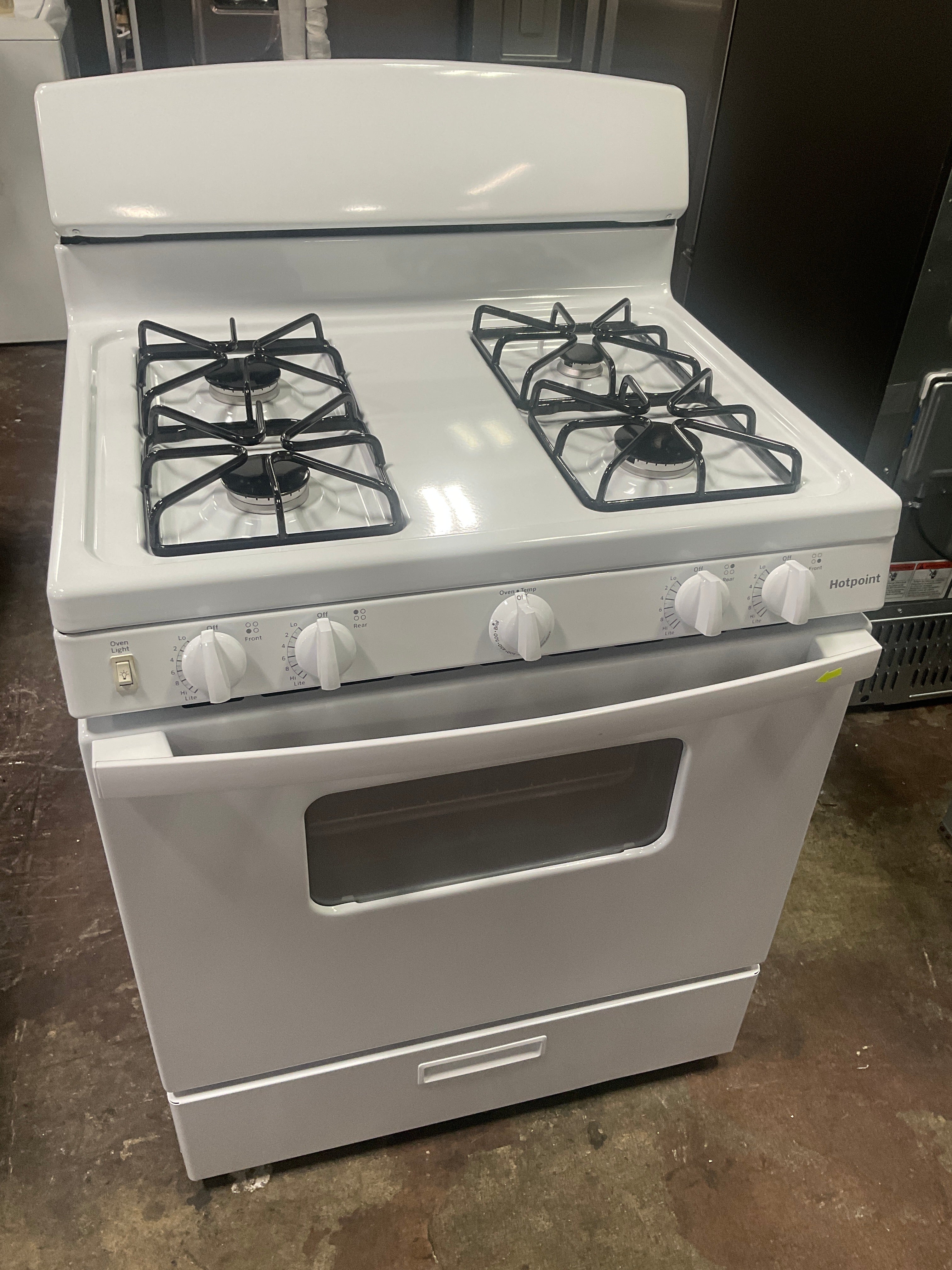 Hotpoint® 30" Free-Standing Front Control Gas Range