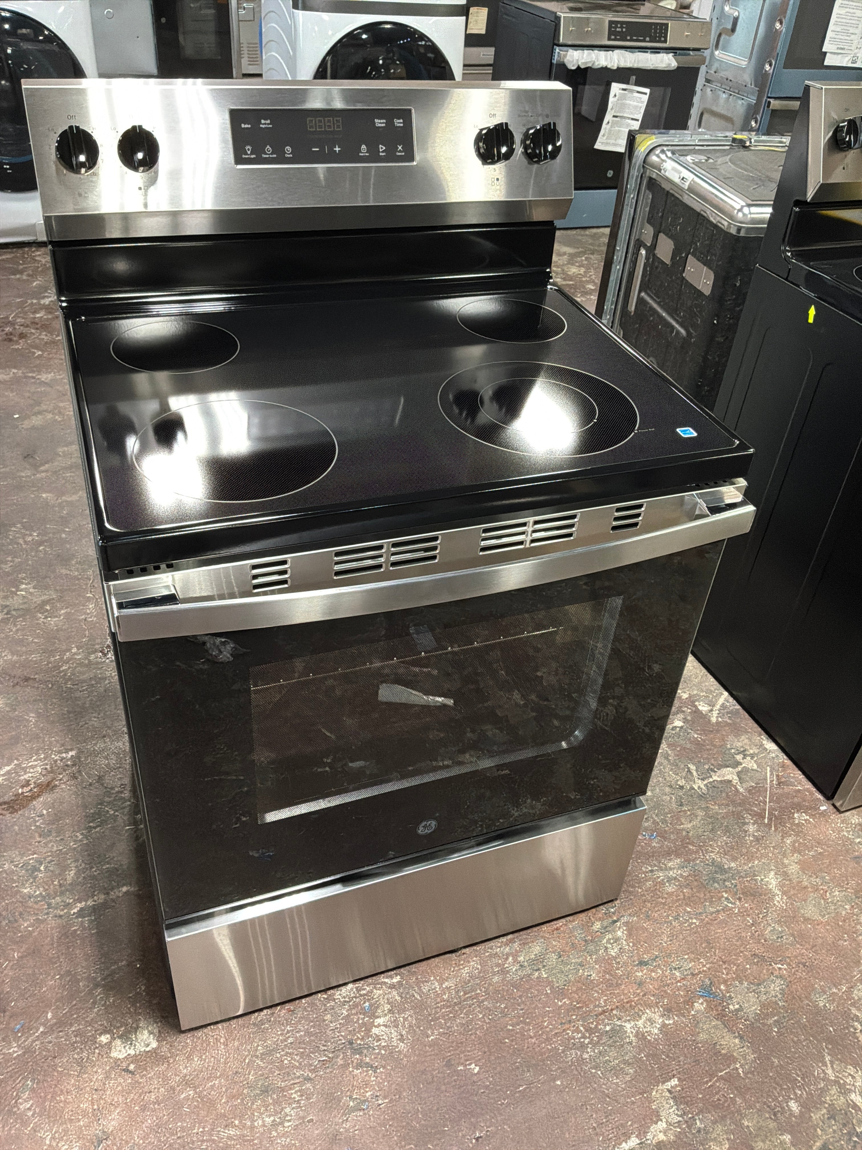 GE GE® ENERGY STAR® 30" Free-Standing Electric Range