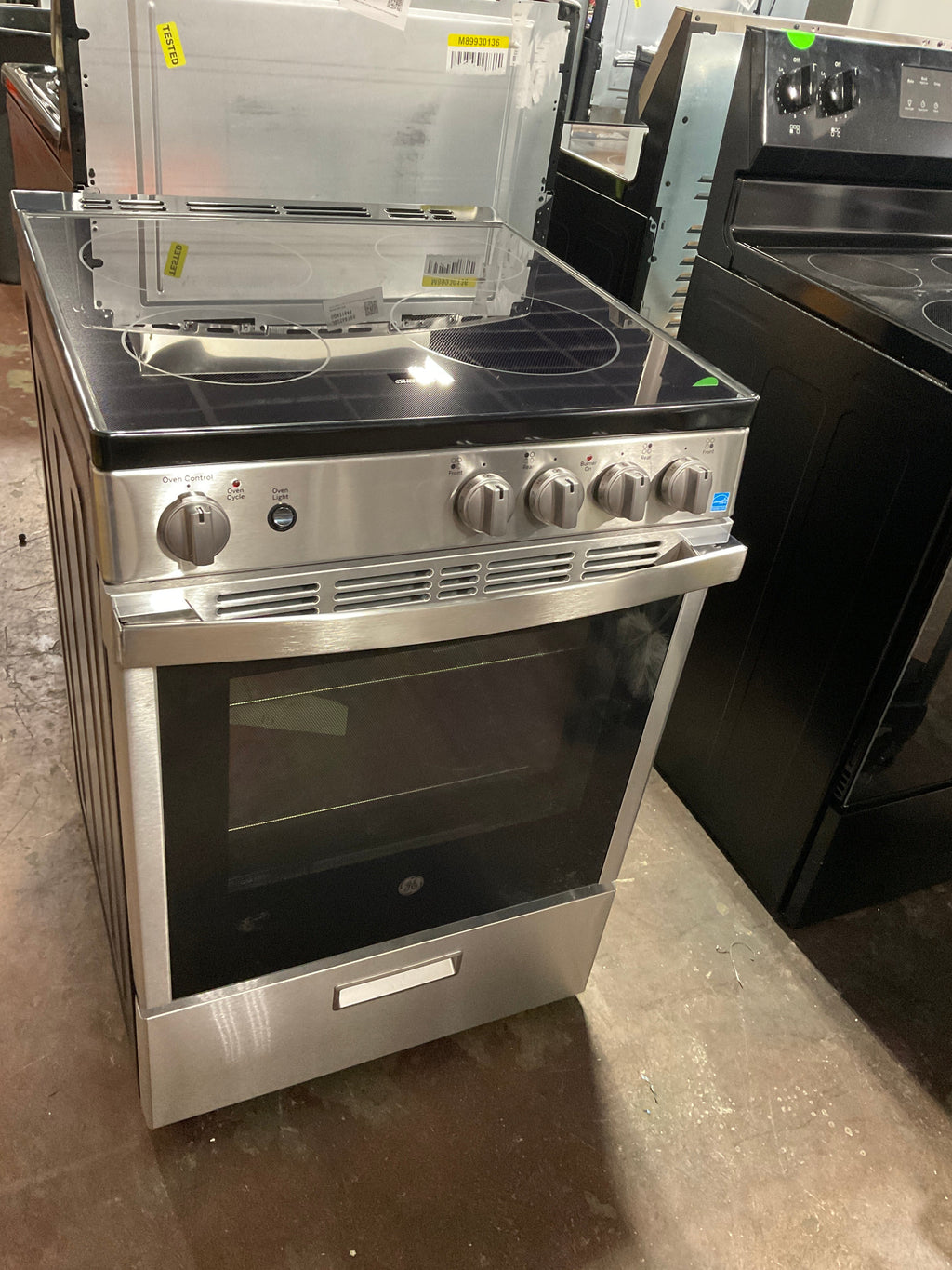 GE® ENERGY STAR® 24" Free-Standing/Slide-in Front Control Range with Steam Clean and Large Window