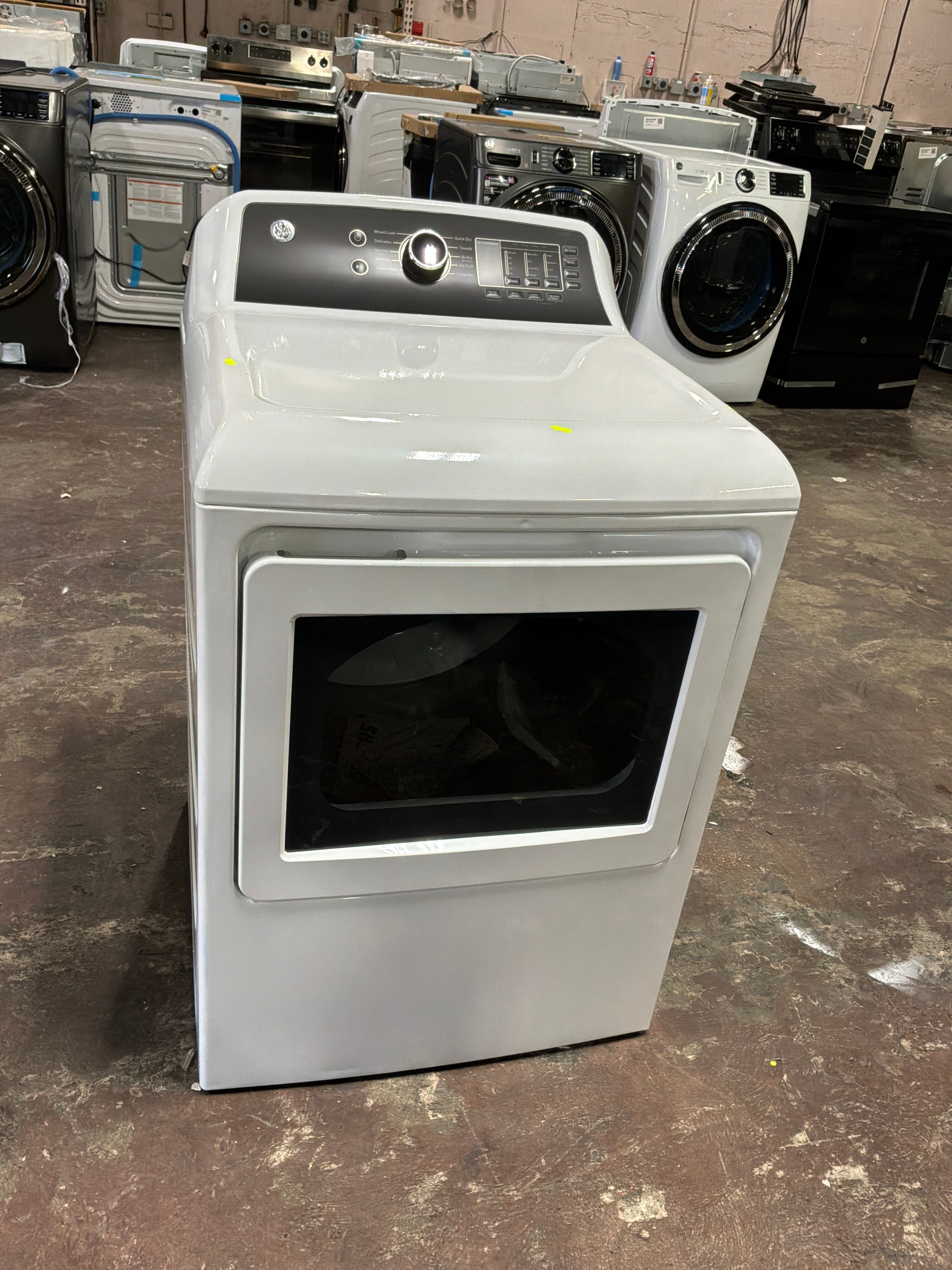 GE GE® 7.4 cu. ft. Capacity Electric Dryer with Up To 120 ft. Venting and Sensor Dry