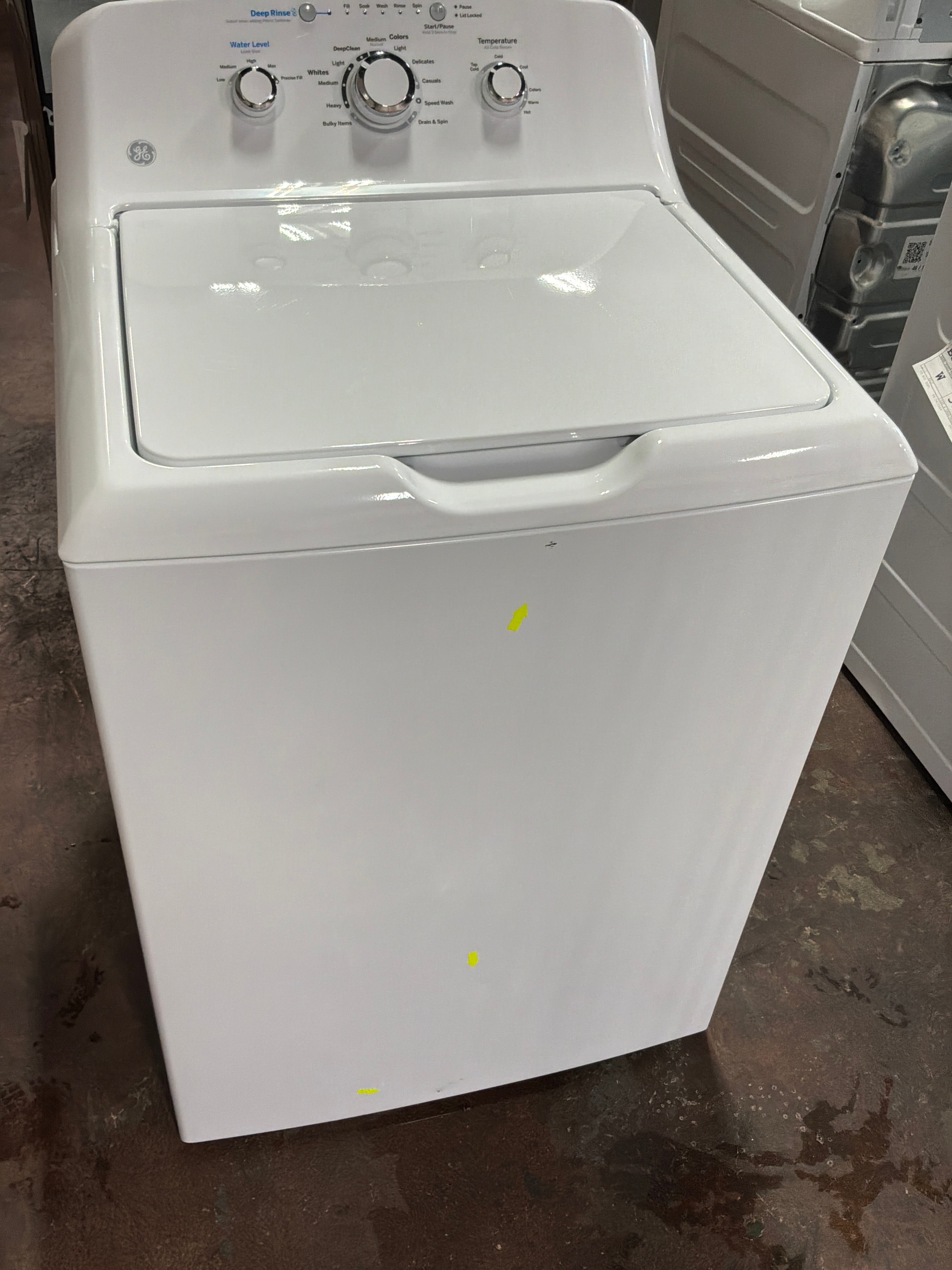 GE GE® 4.0 cu. ft. Capacity Washer with Stainless Steel Basket and Water Level Control