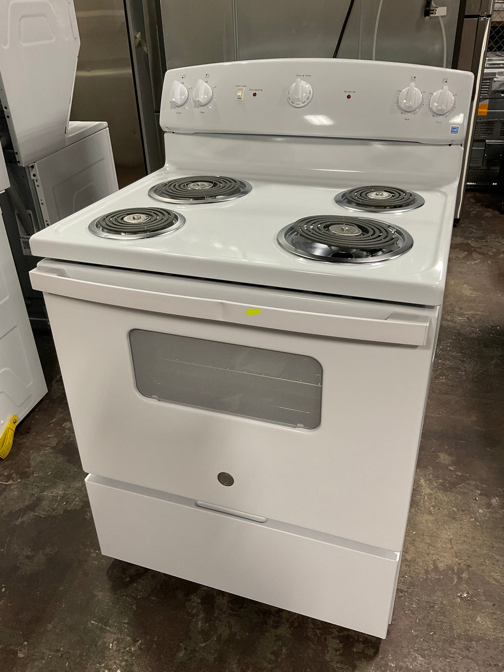 GE® ENERGY STAR® 30" Free-Standing Electric Range