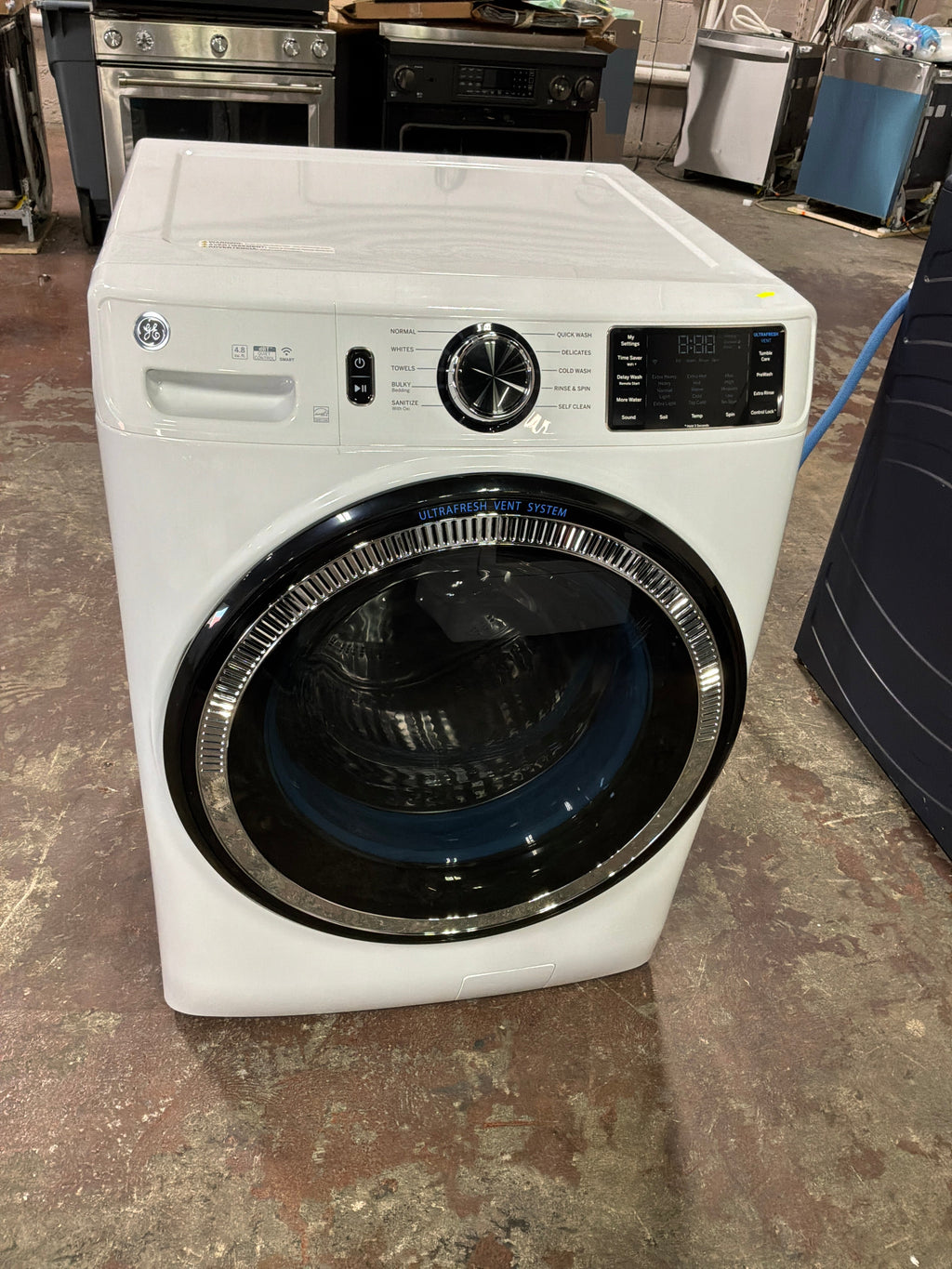 GE GE® ENERGY STAR 4.8 cu. ft. Capacity Smart Front Load ® Washer with UltraFresh Vent System with OdorBlock™ and Sanitize w/Oxi