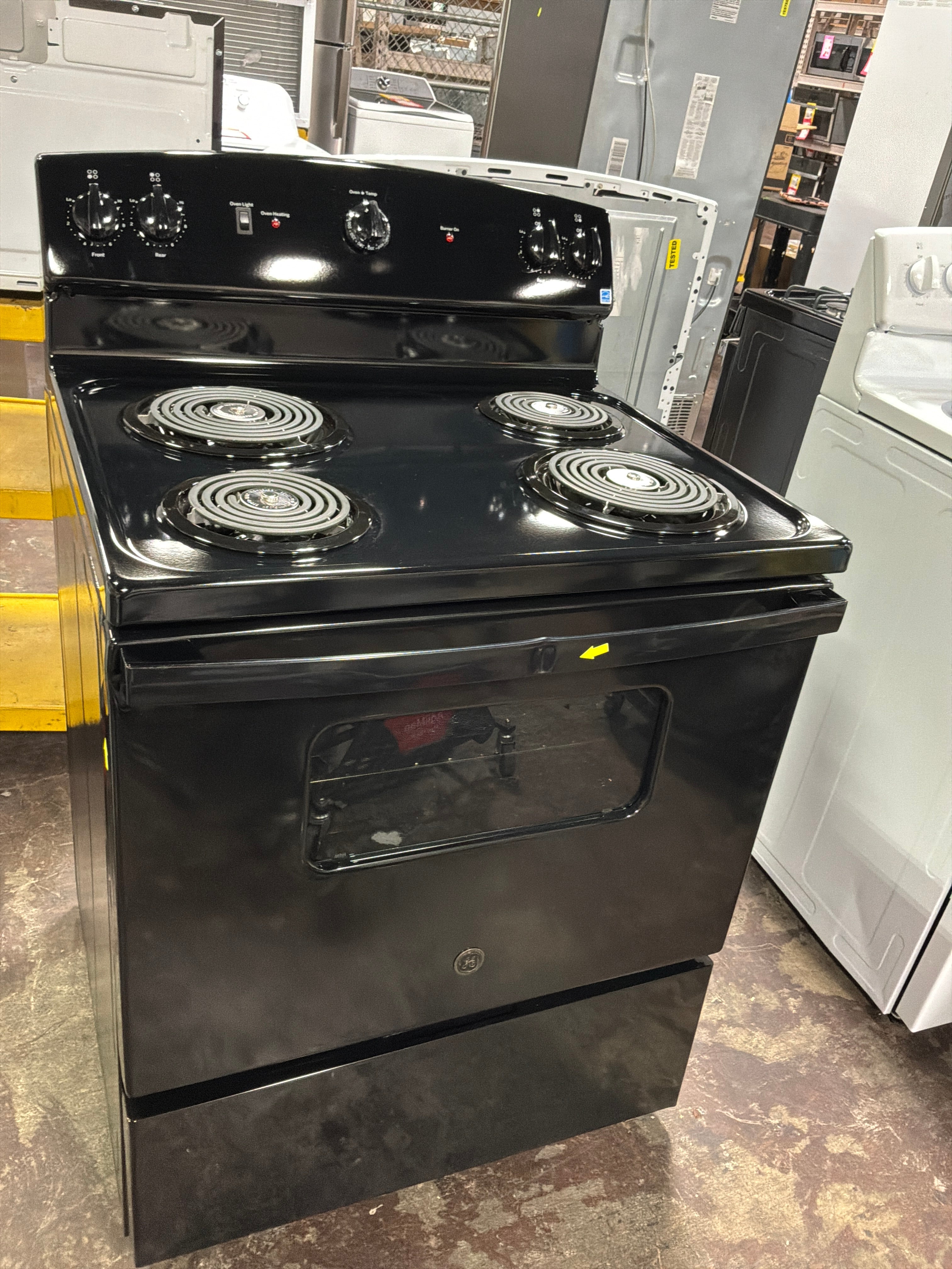 GE® ENERGY STAR® 30" Free-Standing Electric Range