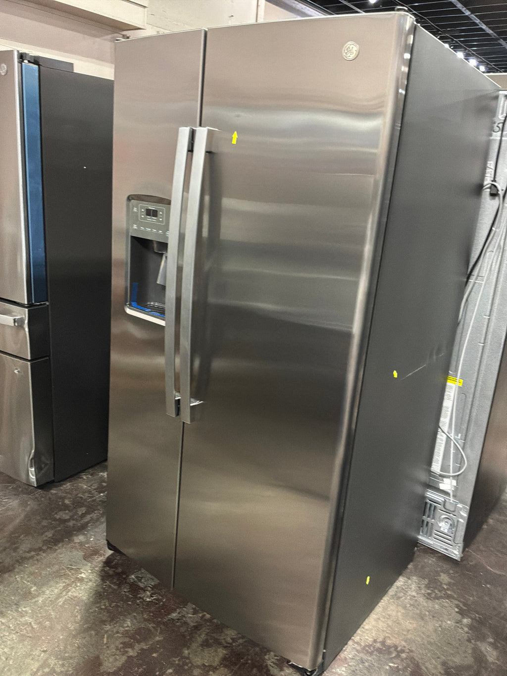 GE 25.3 Cu. Ft. Side-By-Side Refrigerator