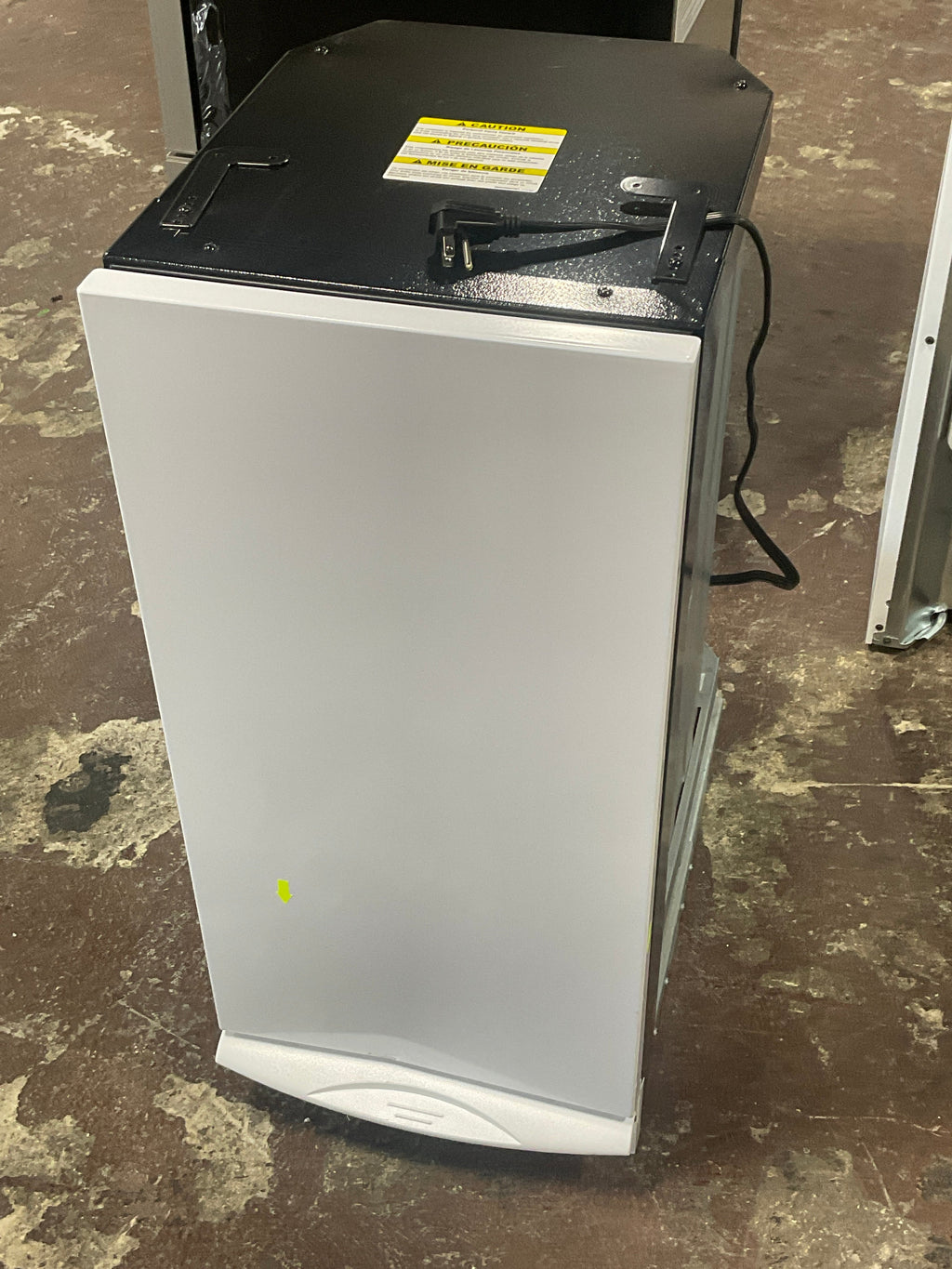 Universal 15" Built-In Compactor