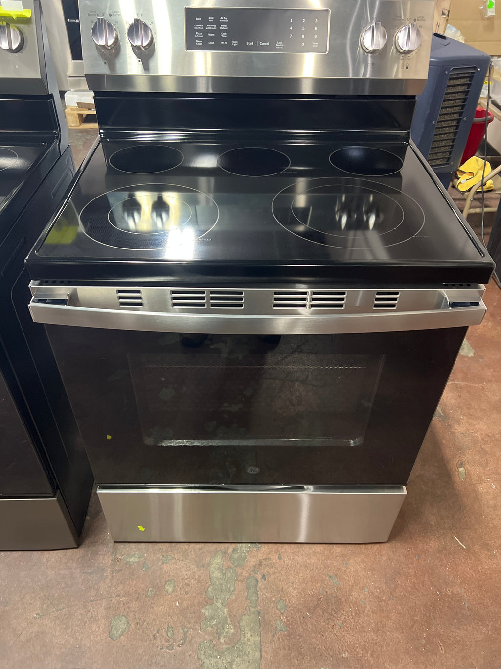 GE® ENERGY STAR® 30" Free-Standing Electric Convection Range with No Preheat Air Fry and EasyWash™ Oven Tray