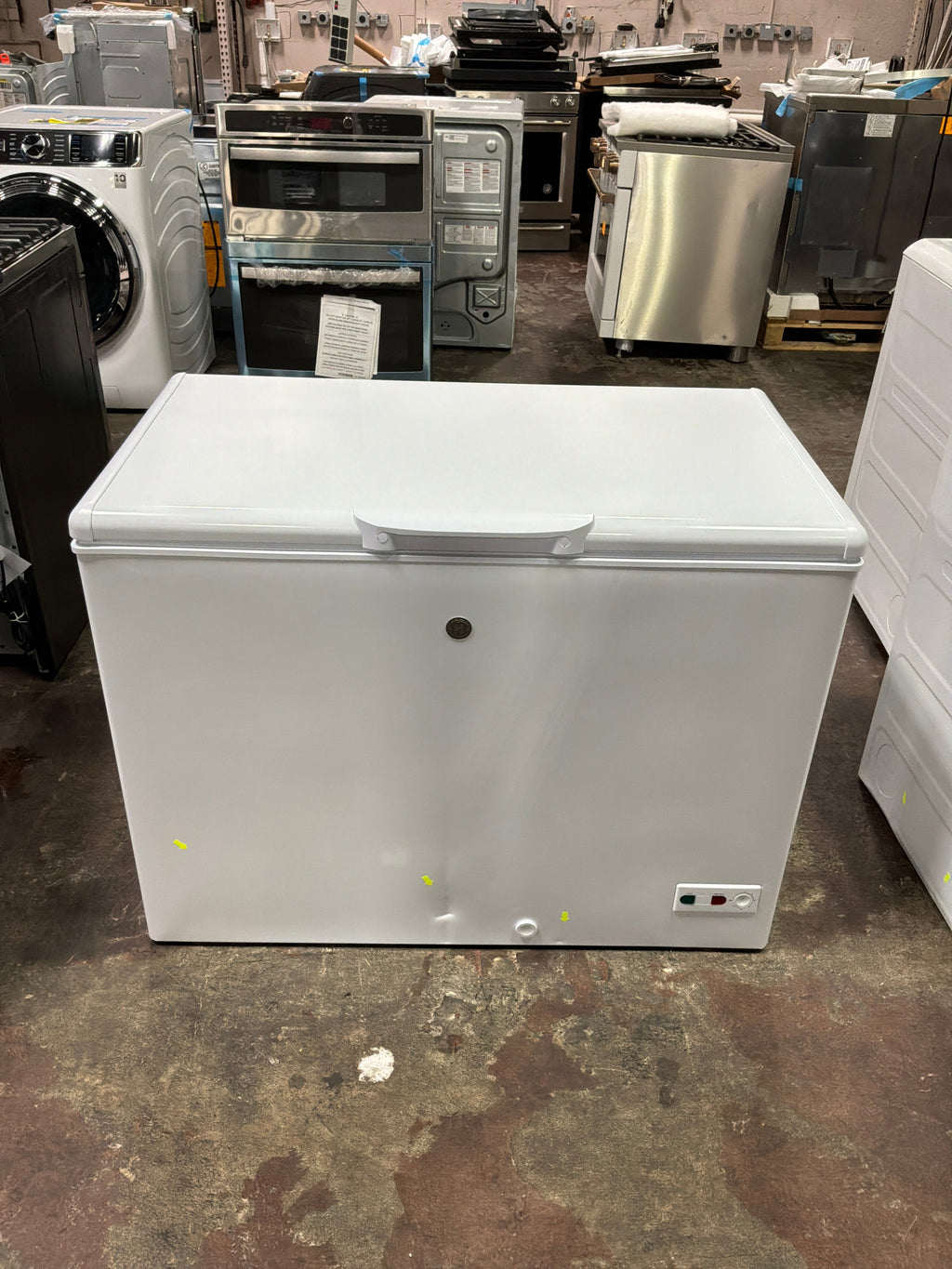 GE® 10.7 Cu. Ft. Manual Defrost Chest Freezer