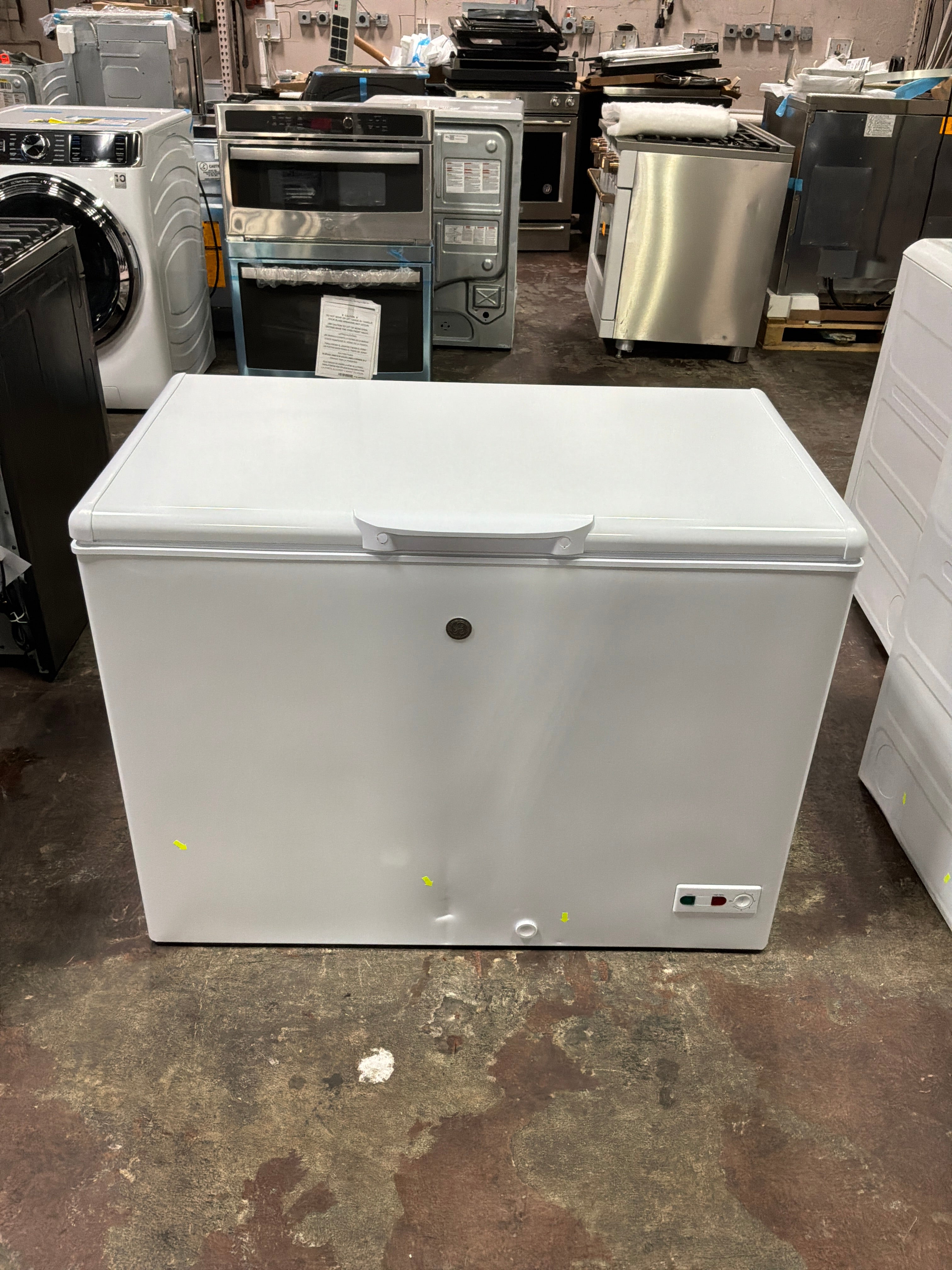 GE® 10.7 Cu. Ft. Manual Defrost Chest Freezer