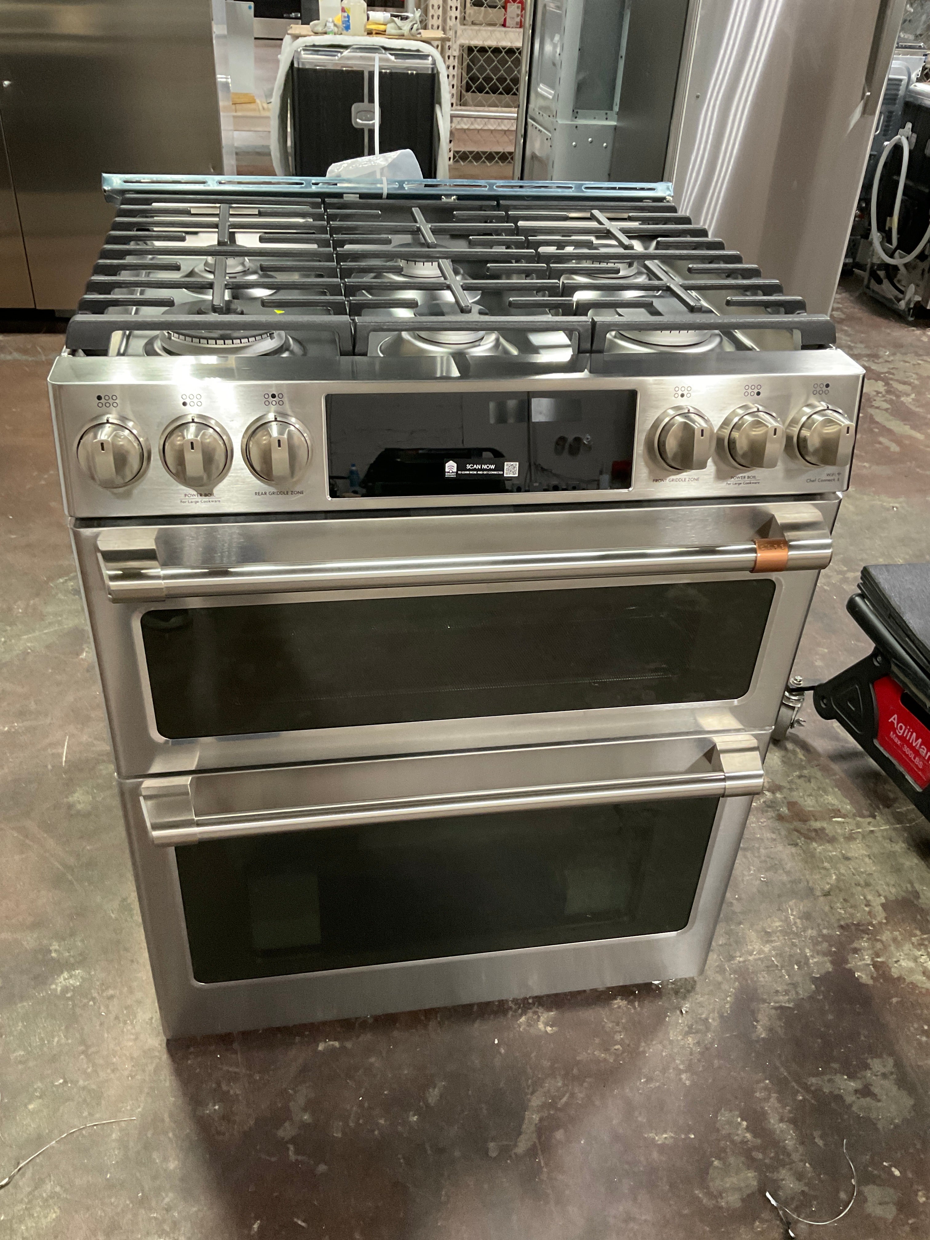 CAFÉ™ 30" Smart Slide-In, Front-Control, Dual-Fuel, Double-Oven Range with Convection