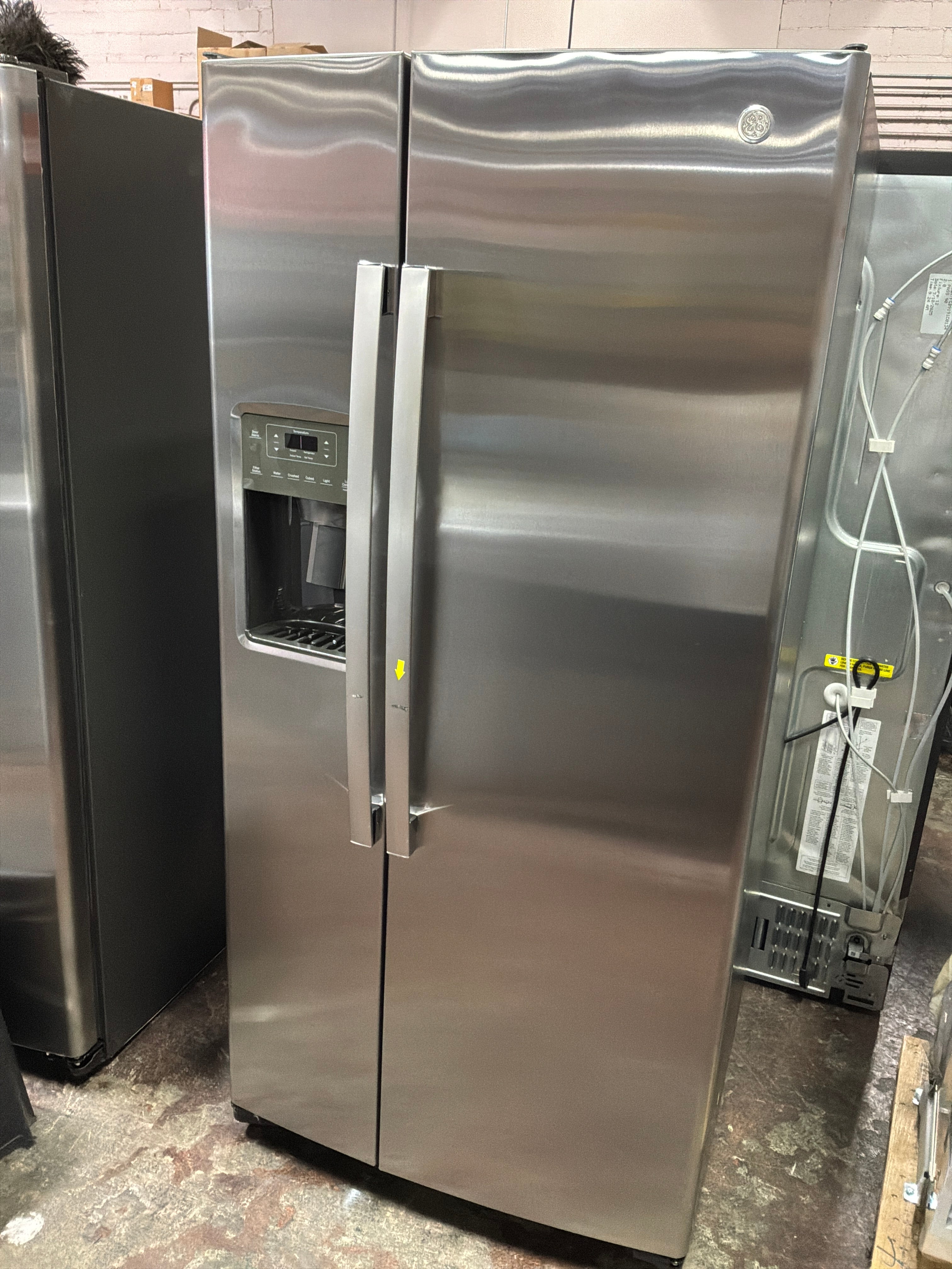GE 23.0 Cu. Ft. Side-By-Side Refrigerator
